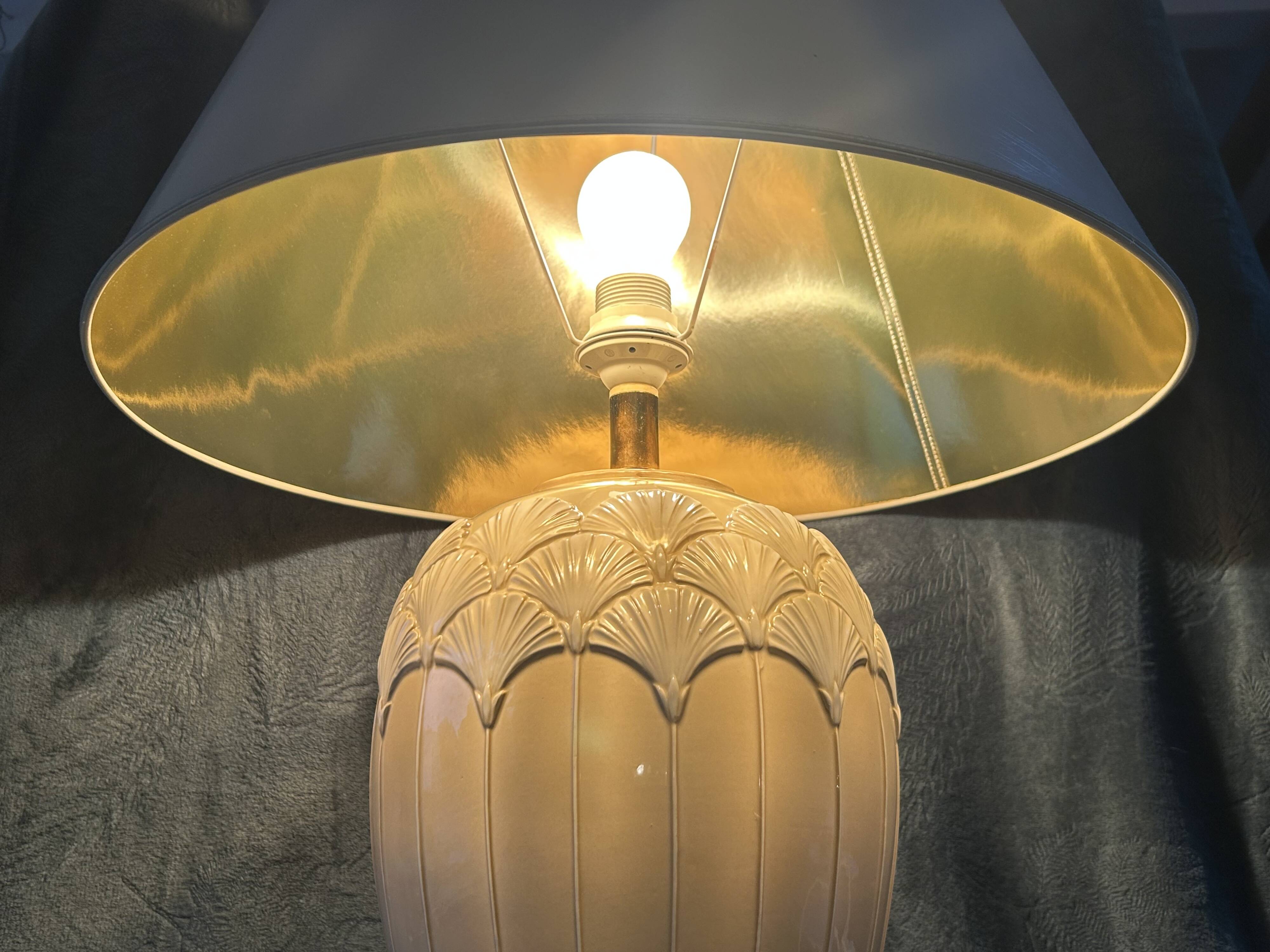 Pair of cream ceramic lamps, 1980s, art deco style, Miami light 73