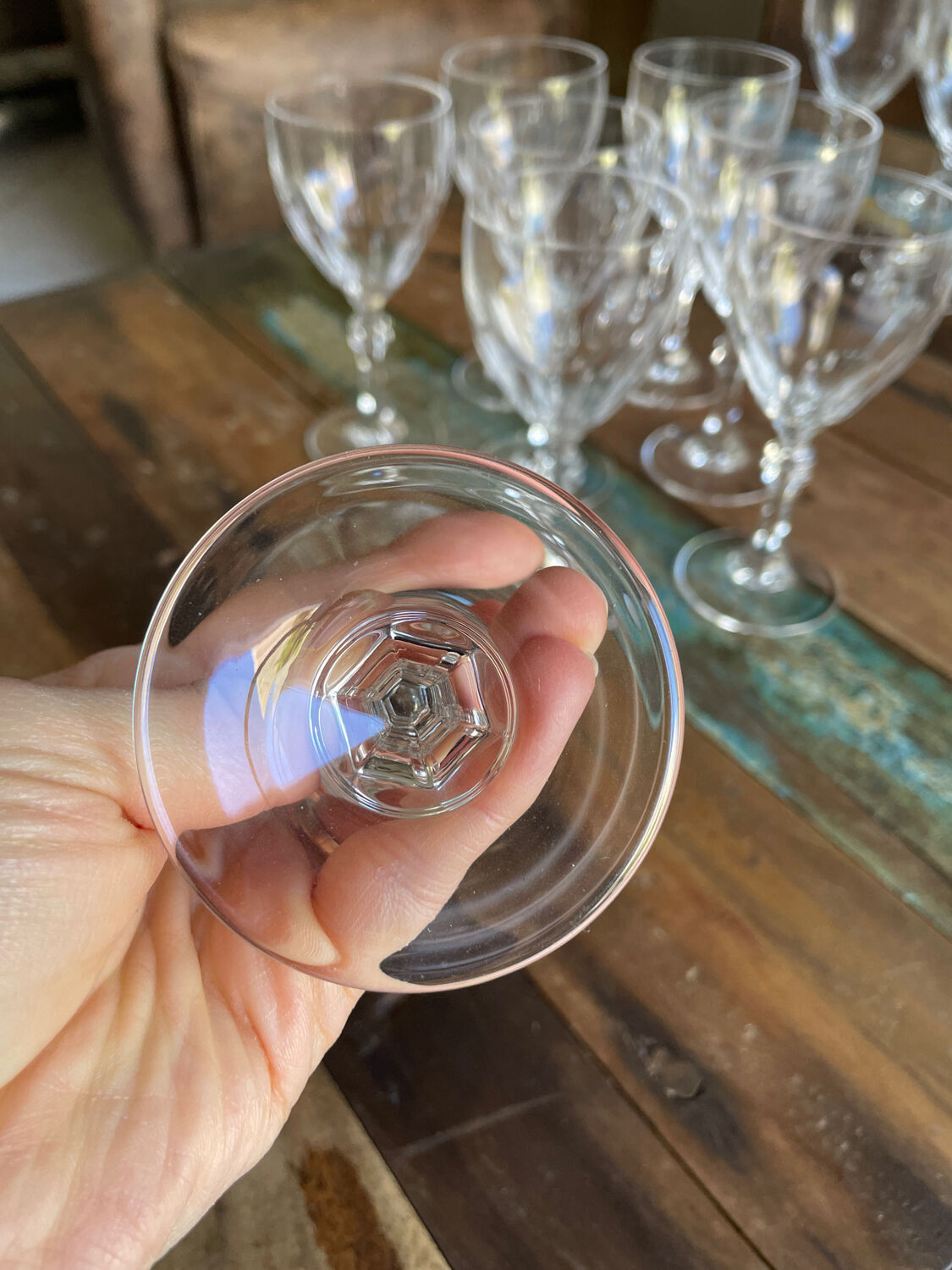 Set of 8 crystal wine glasses size