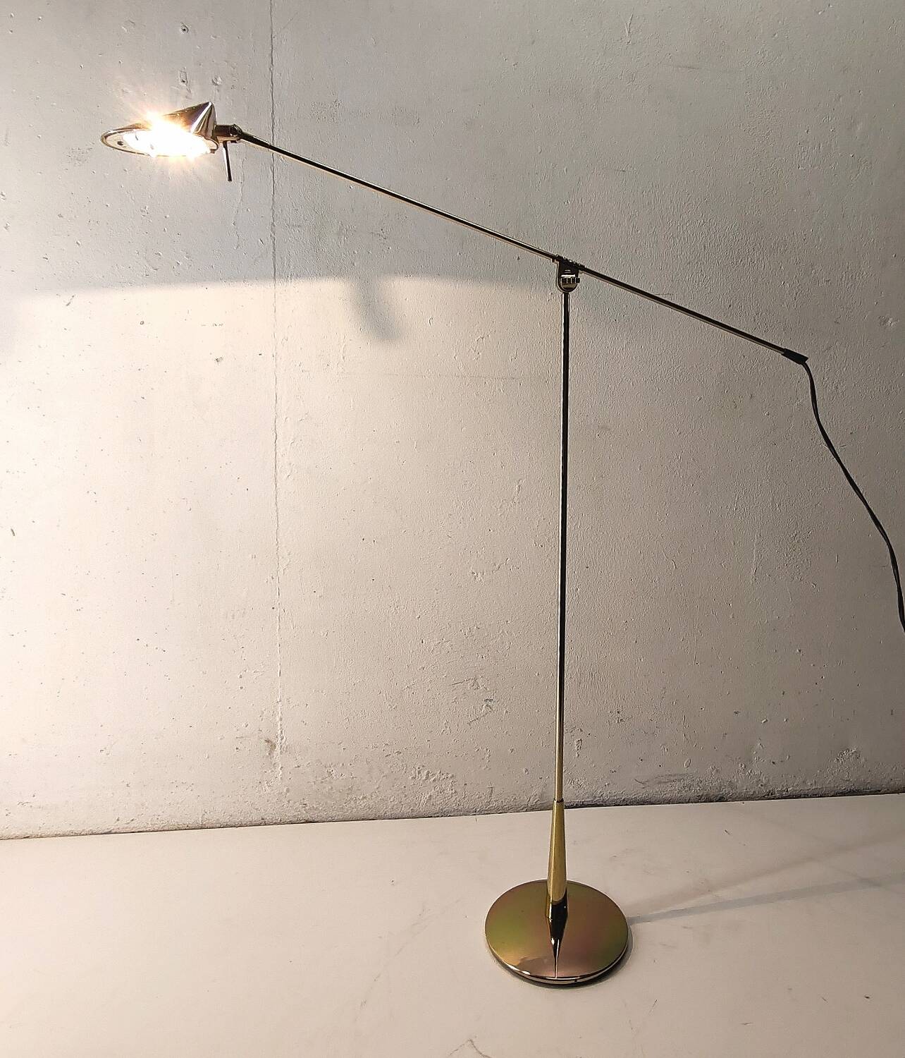 Floor lamp reading light fase 80s gold