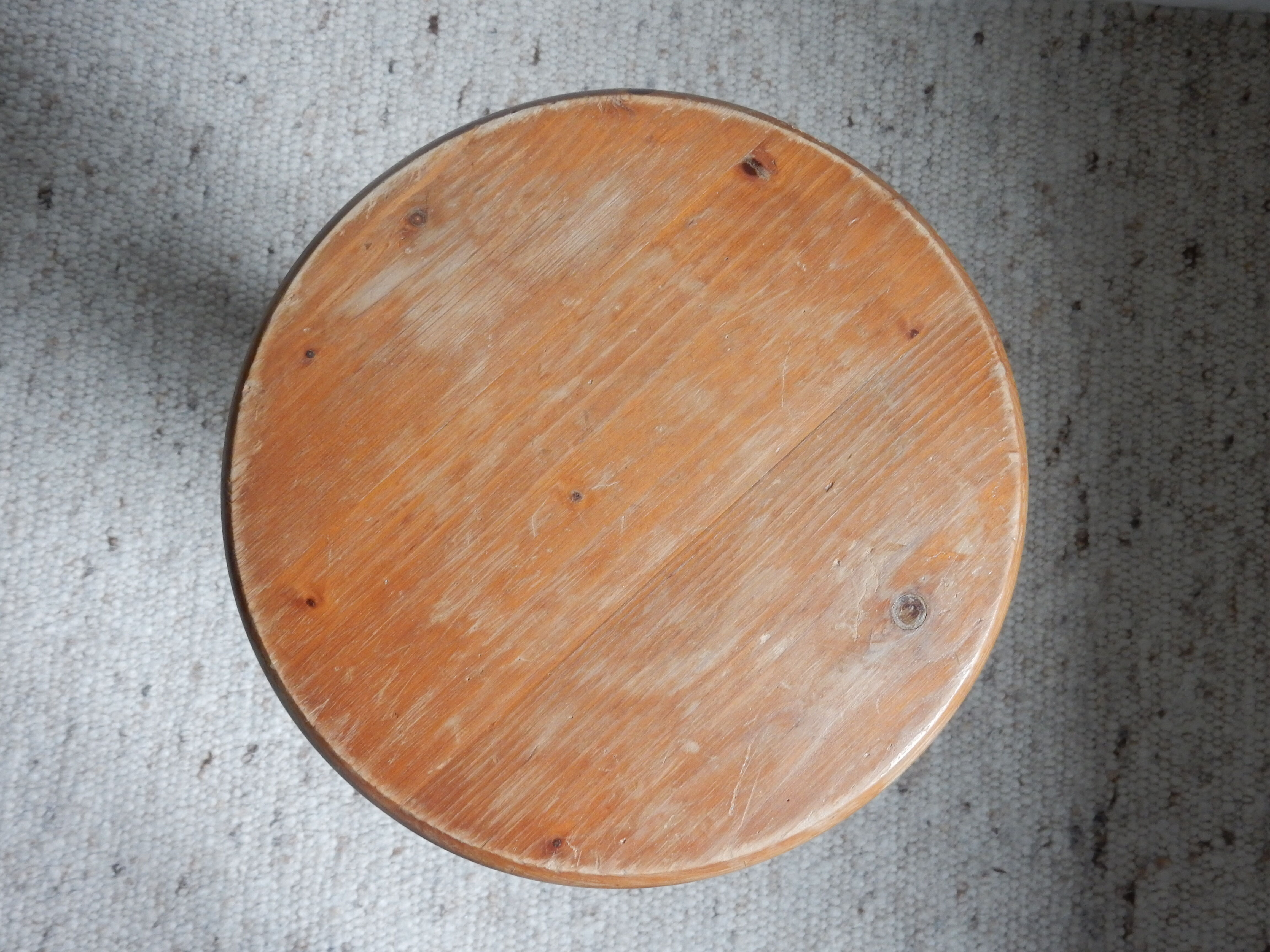 Wooden screw stool