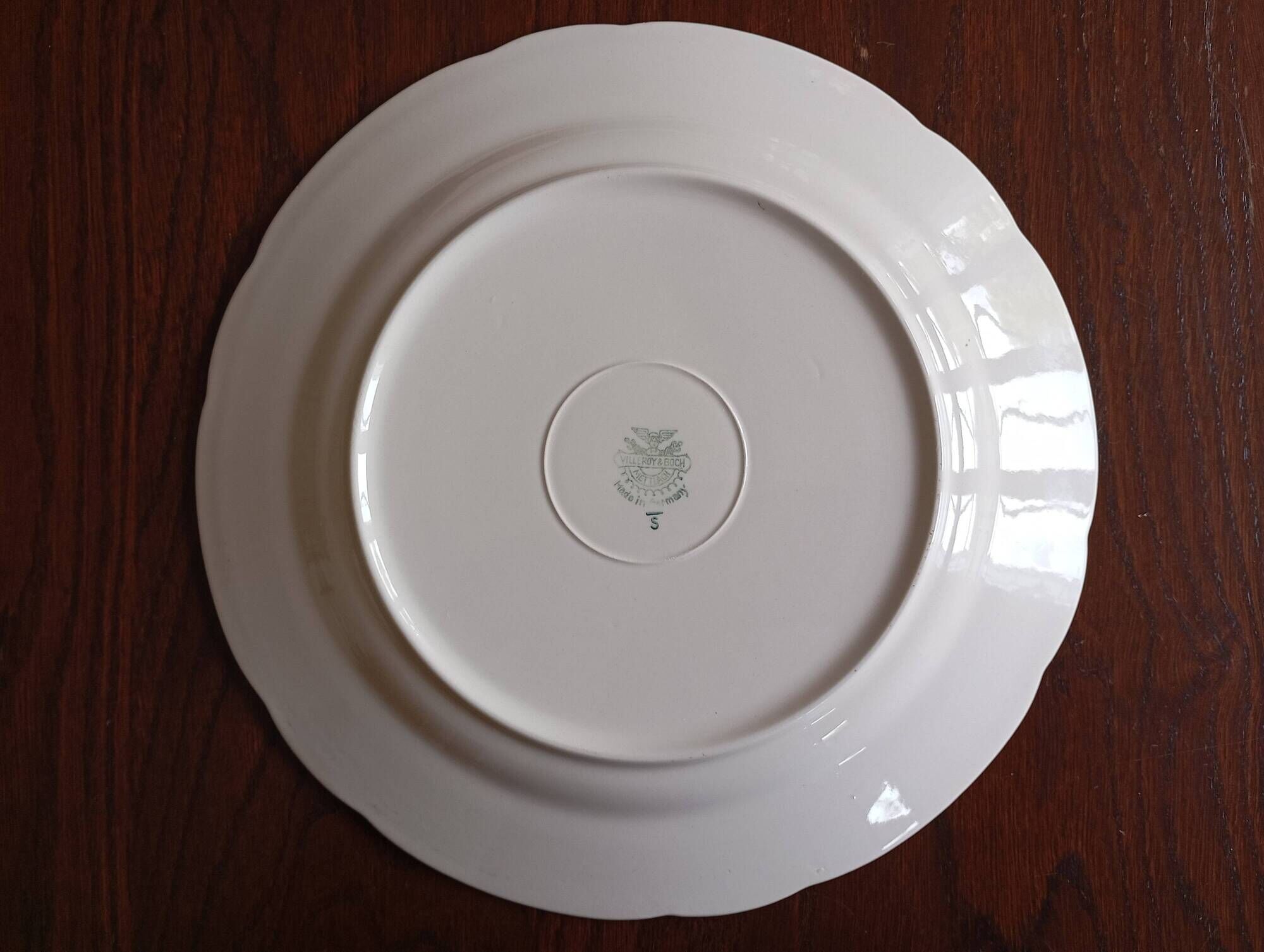 Villeroy & Boch Mettlach celadon and gold round dish, vintage 1960s