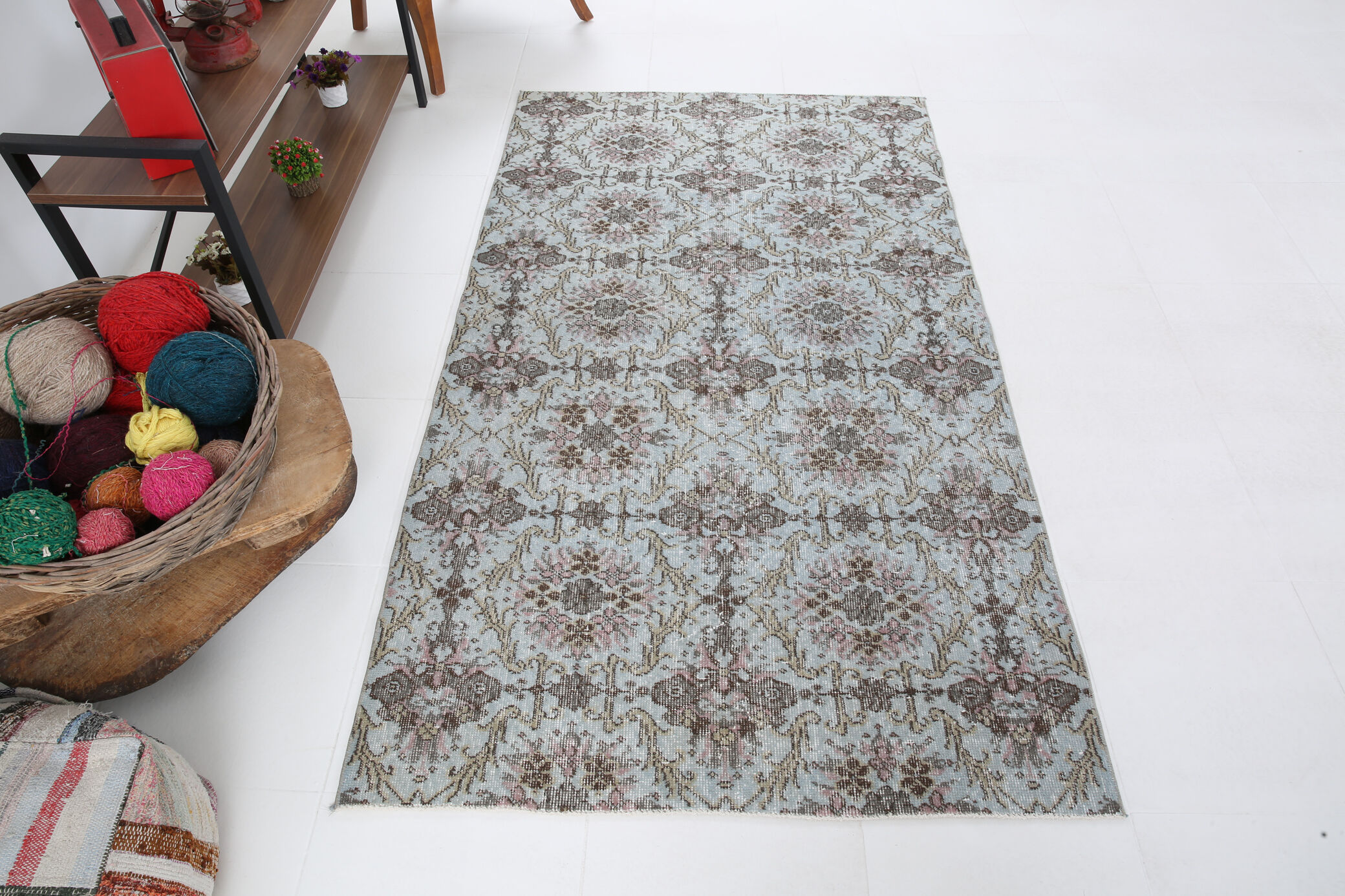 Light blue floral carpet 203x118cm