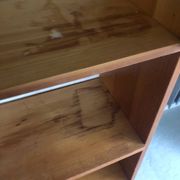 Bibliothèque en pin couleur miel, années 90