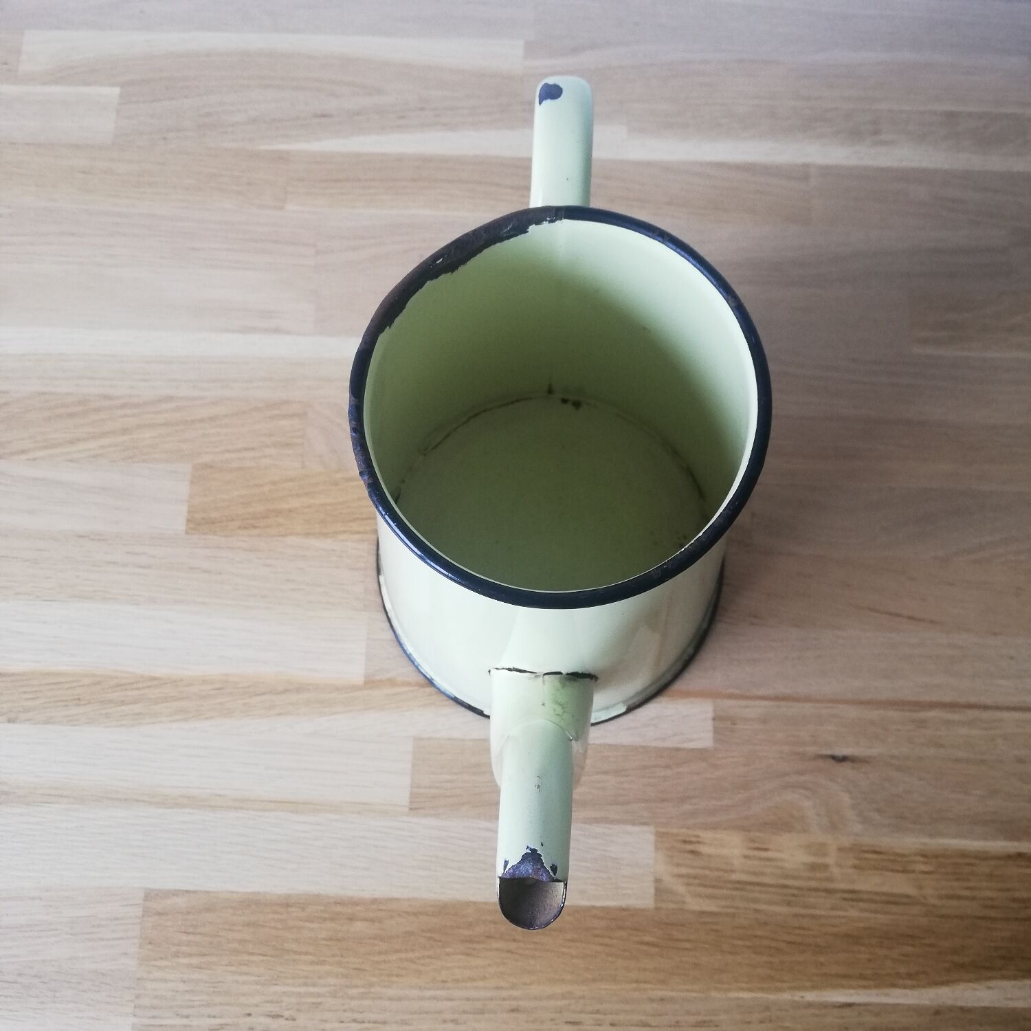 Enamelled coffee maker