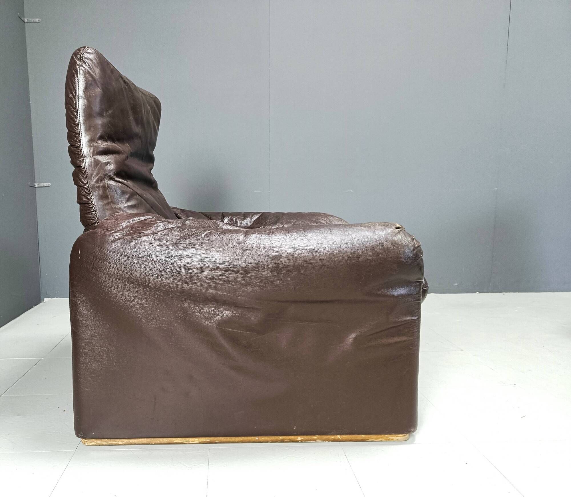 Maralunga leather sofa by Vico Magistretti for Cassina, 1973