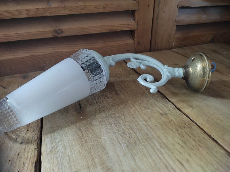 Applique métal bleu pâle tulipe verre pointe diamant