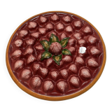Plat en barbotine fraises