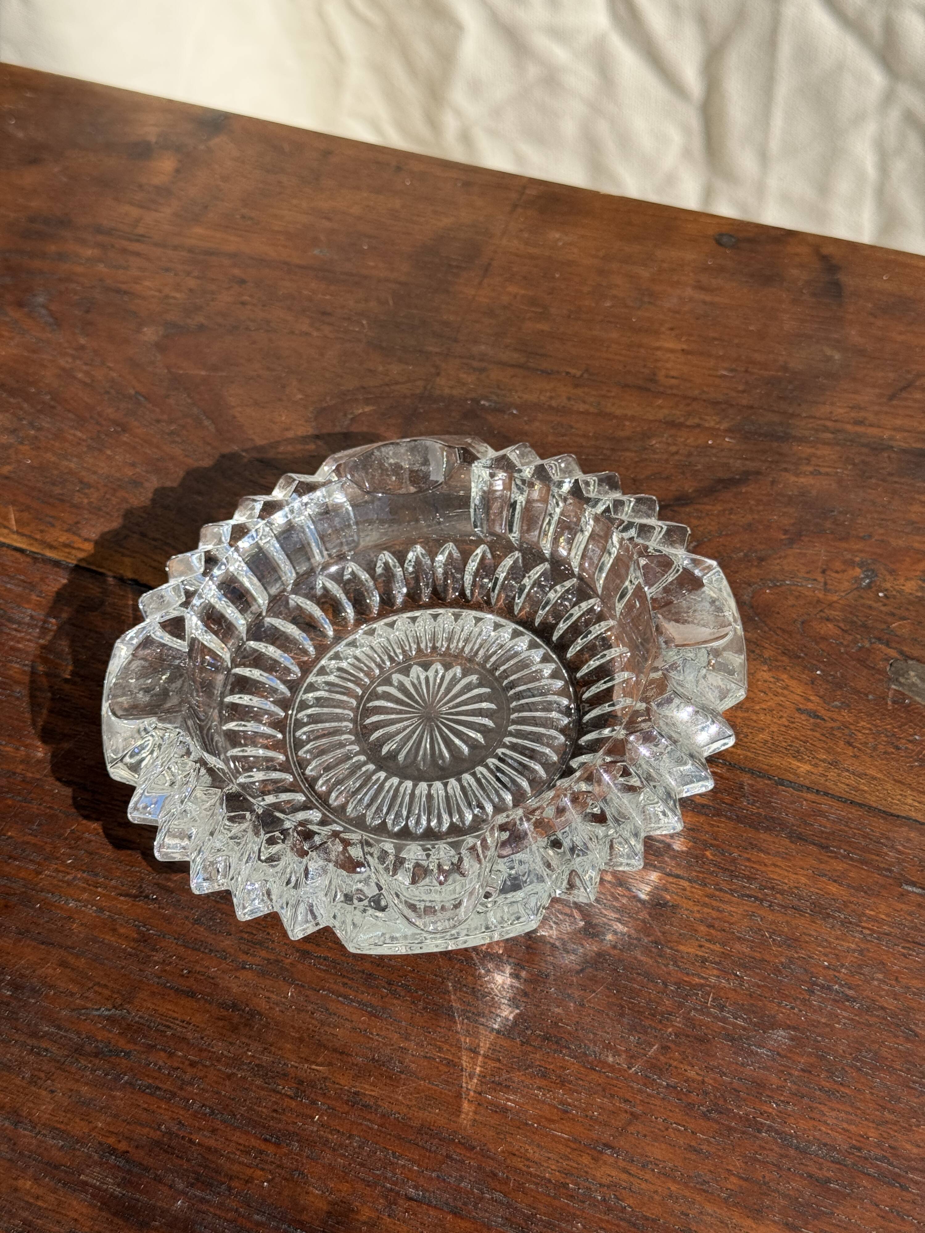 Classic glass ashtray with rose design and cigarette holder D13