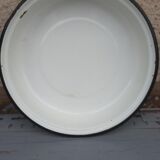 Flat basin in enamelled tole