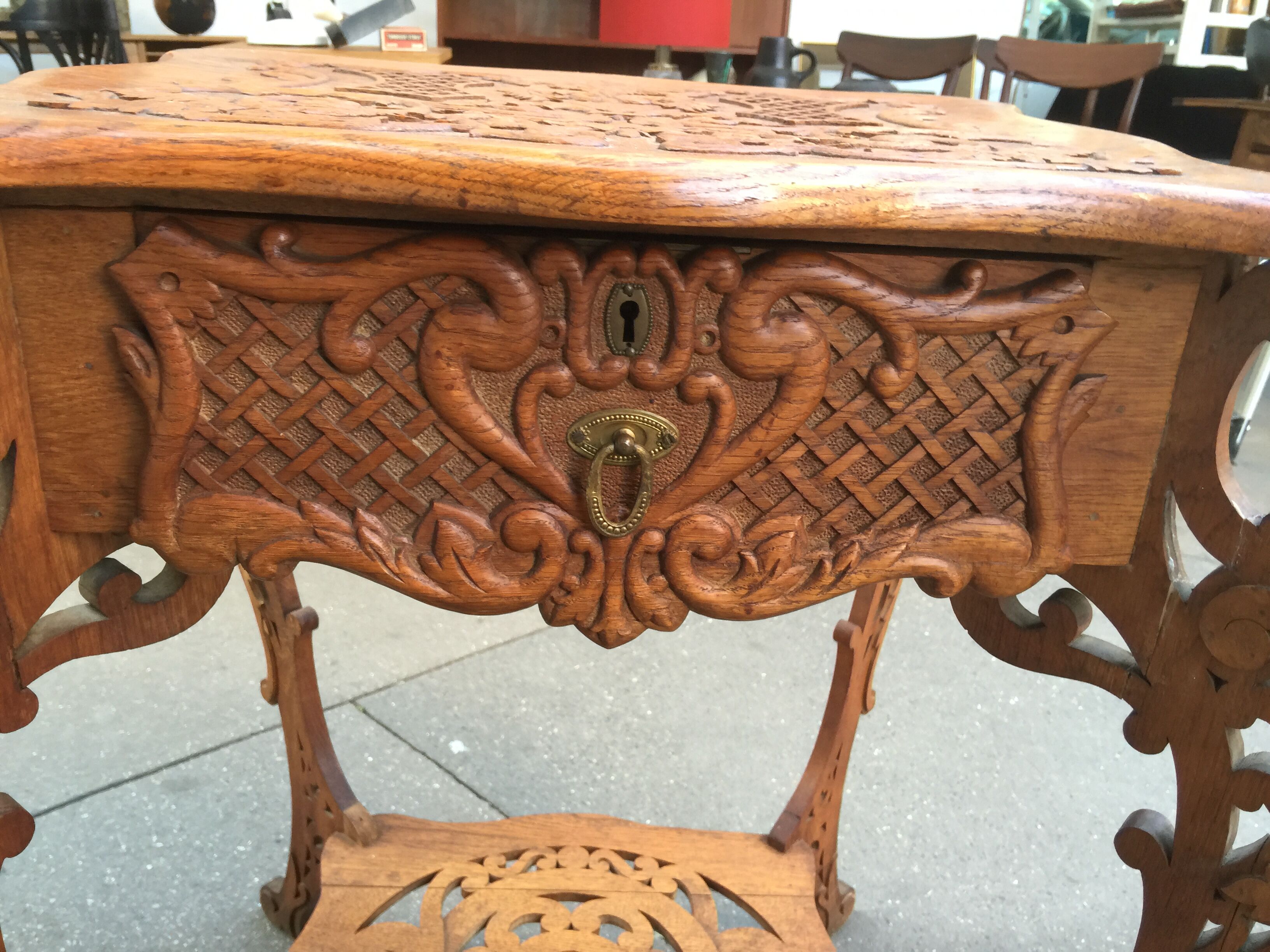 Exotic gueridon table