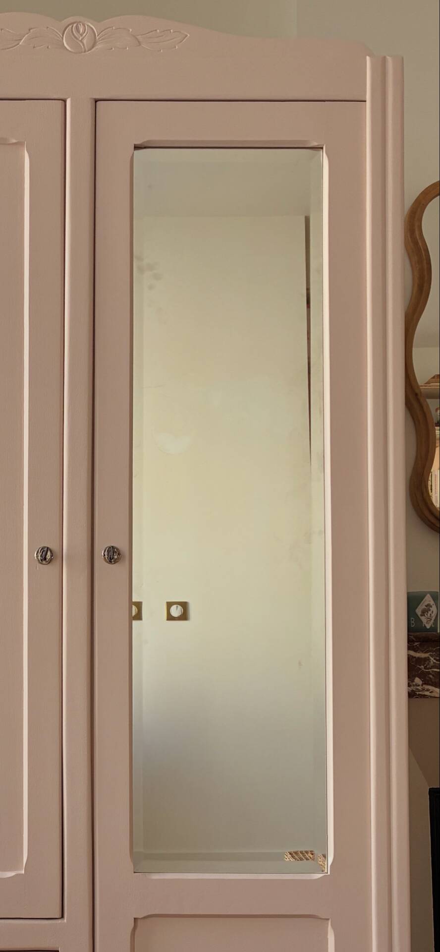 Armoire de style Art Déco colorée