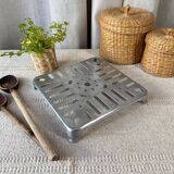 Aluminum trivet