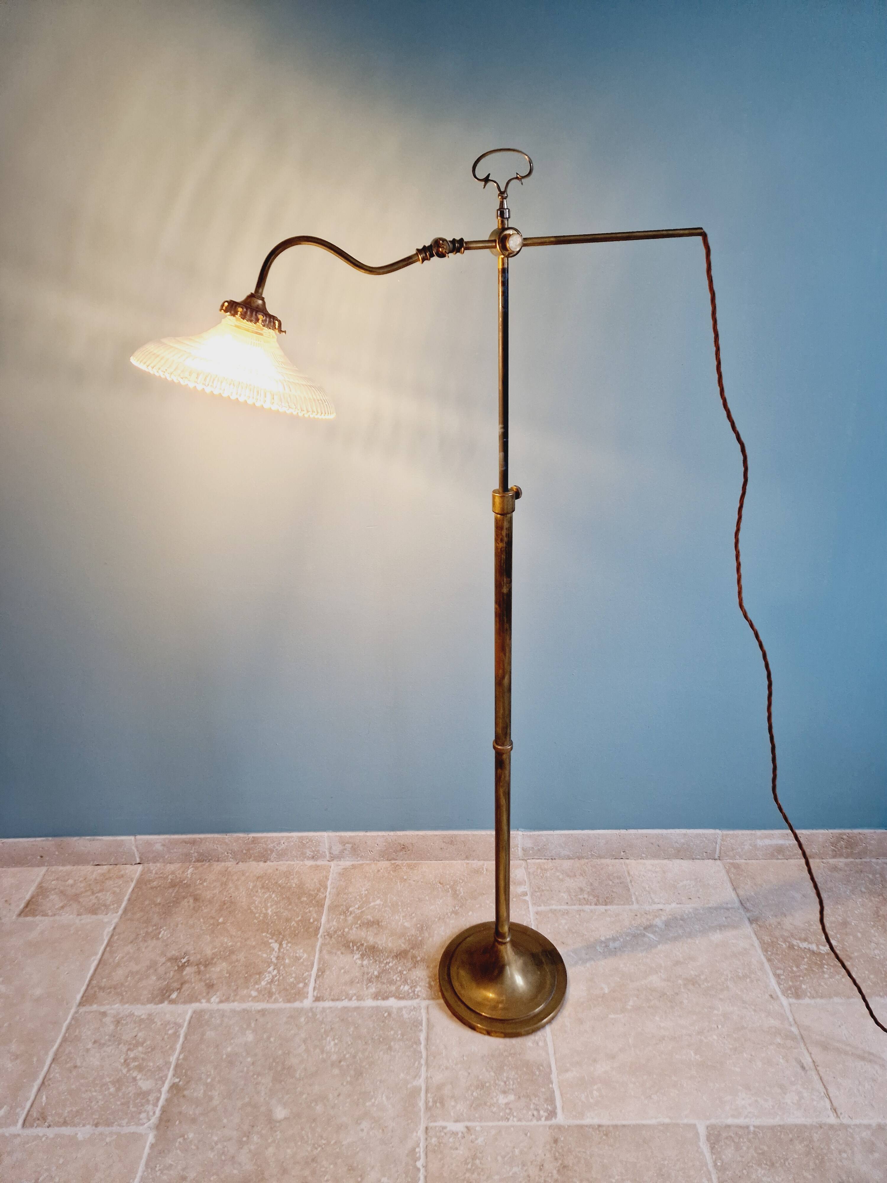 Brass and grooved glass floor lamp in Art Deco style