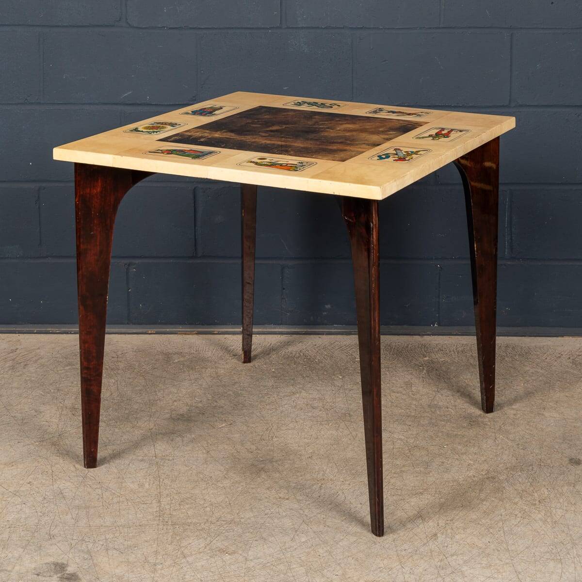Ensemble de salle à manger italienne des années 20/ table de jeux avec motif de cartes à jouer par Aldo Tura