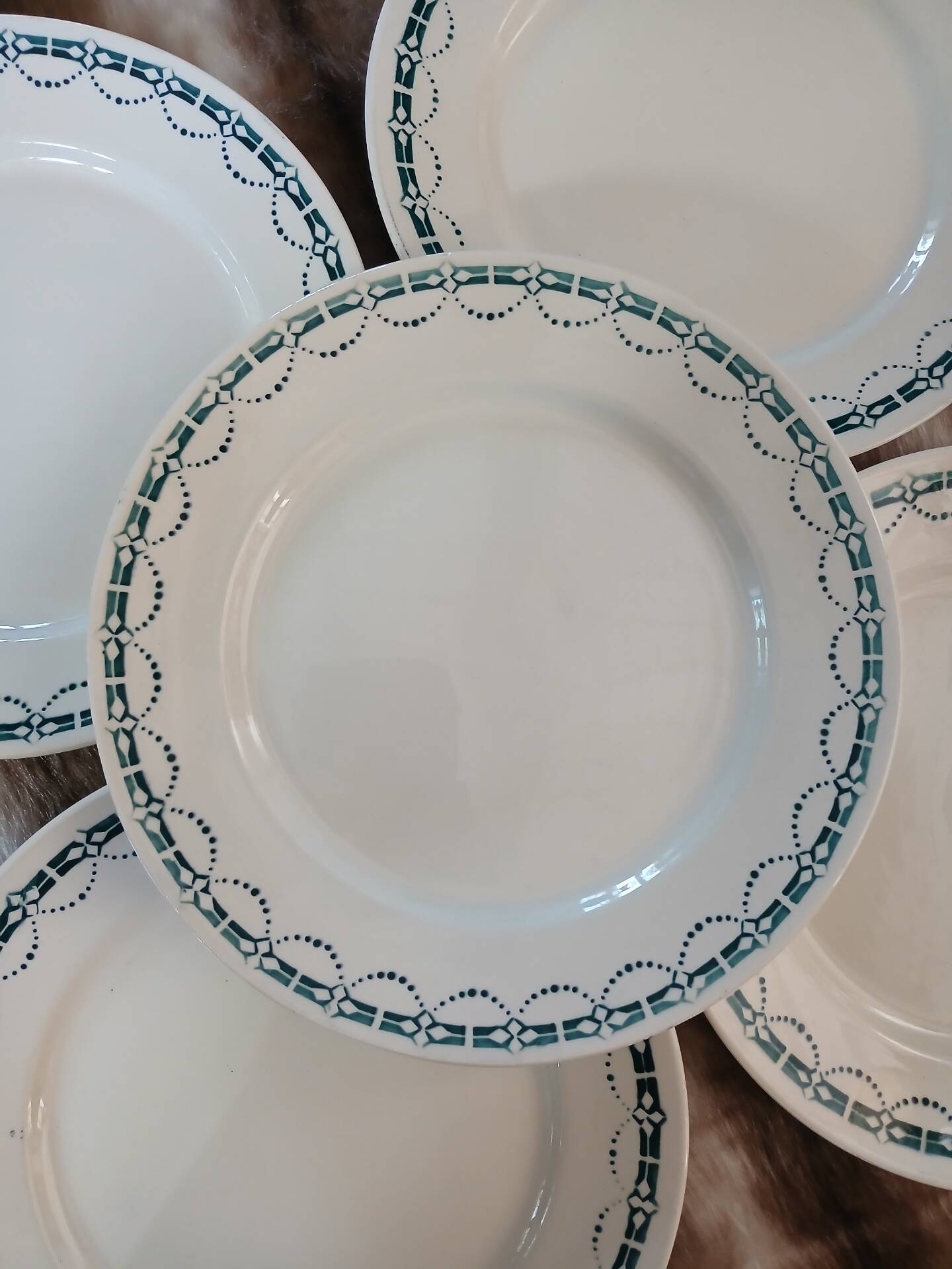 12 flat plates in ironstone from Badonviller