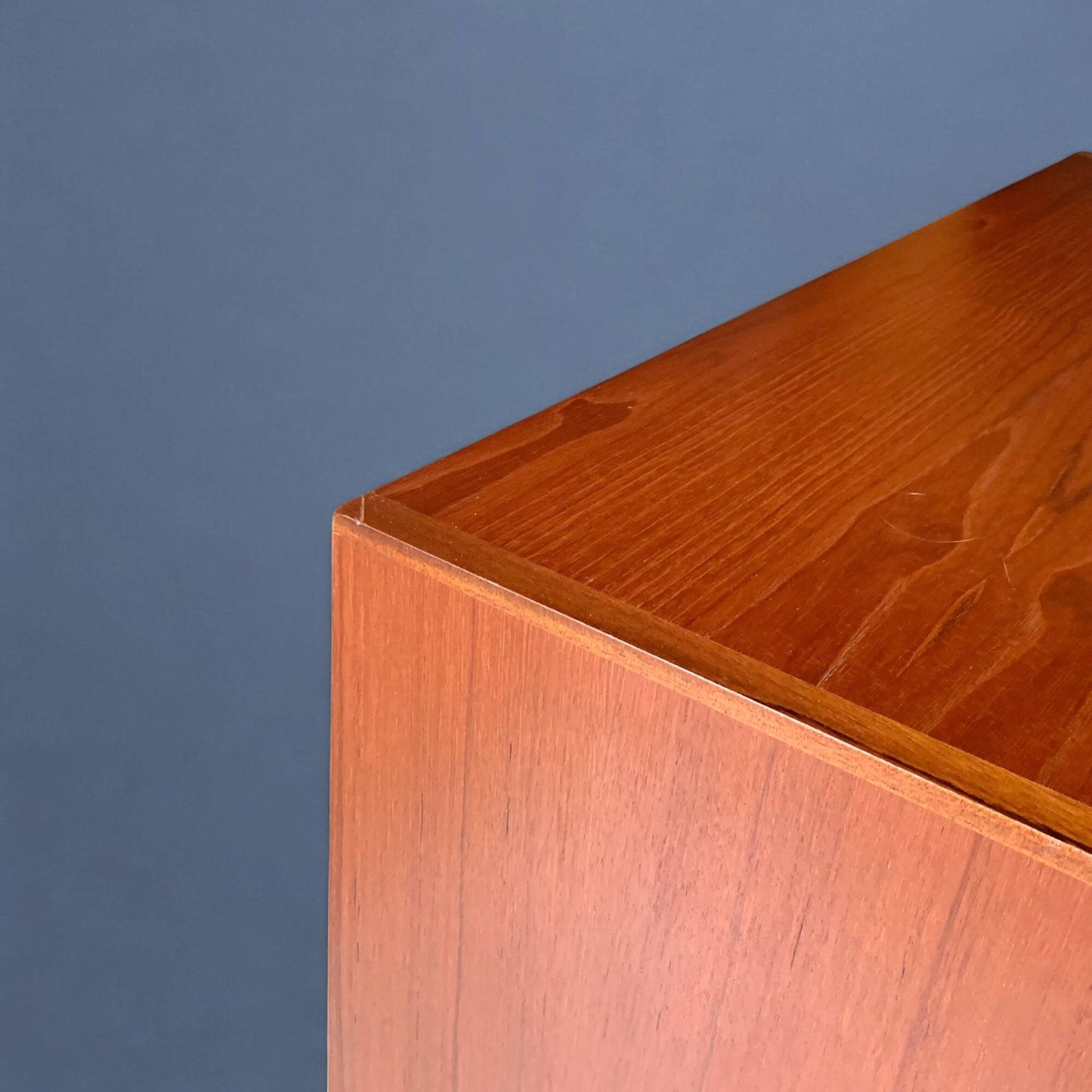 Commode vintage style scandinave - Combineurop
