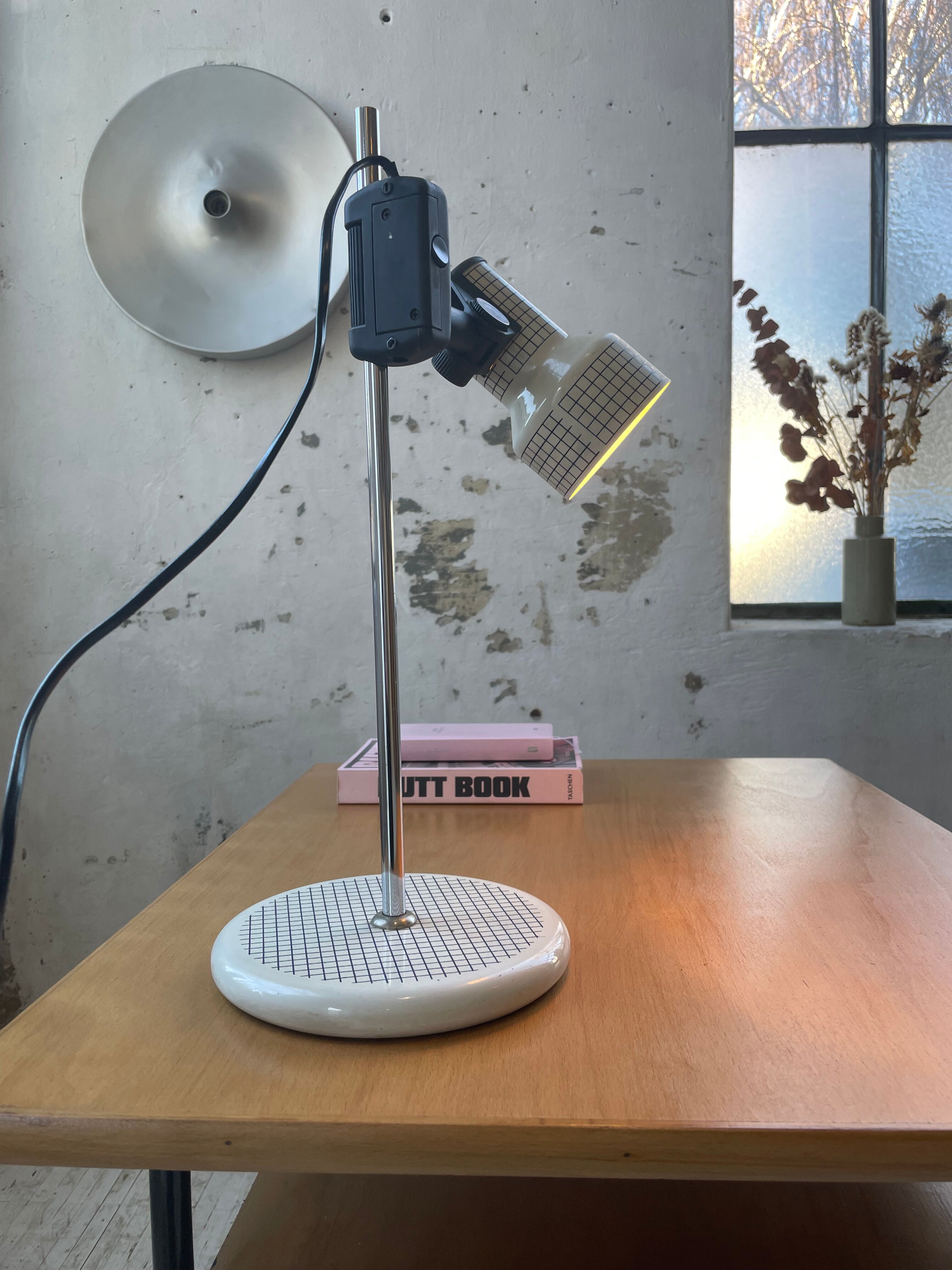 Articulated desk lamp 80s