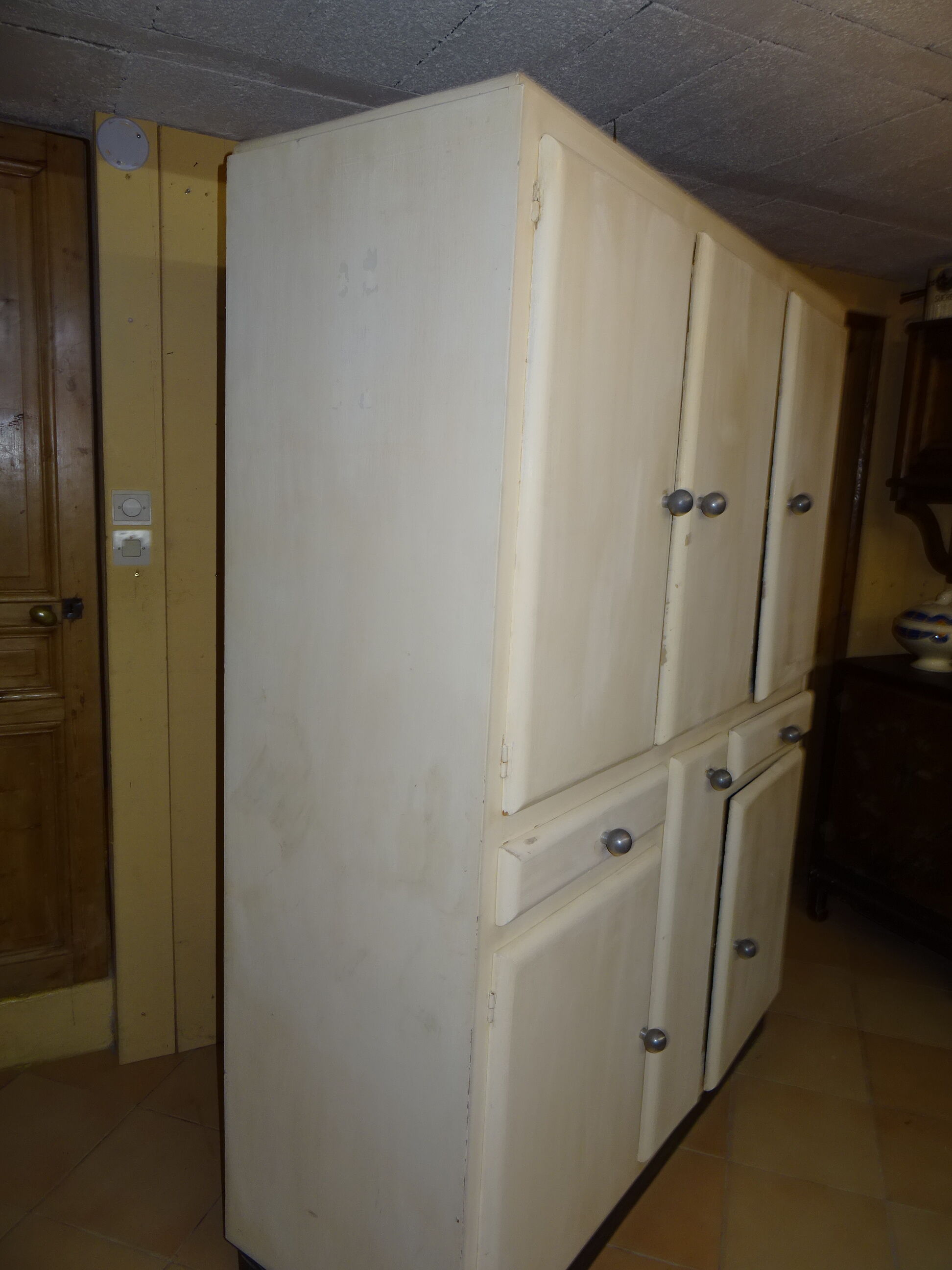 6-door mado buffet