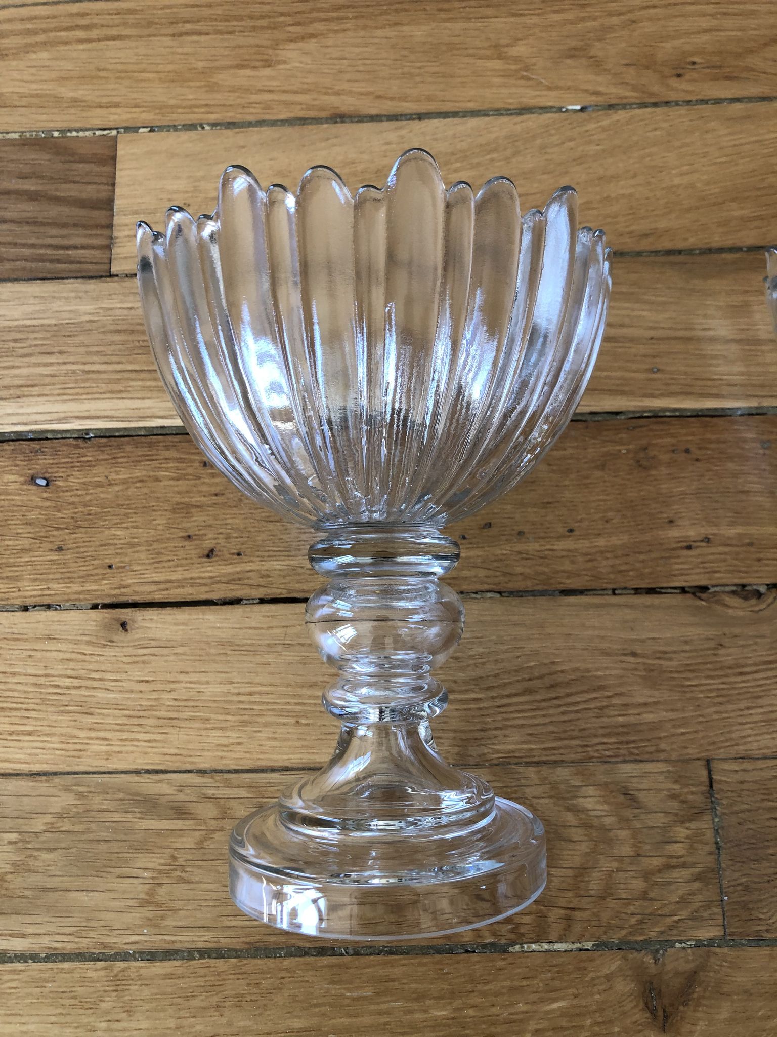 2 crystal cups