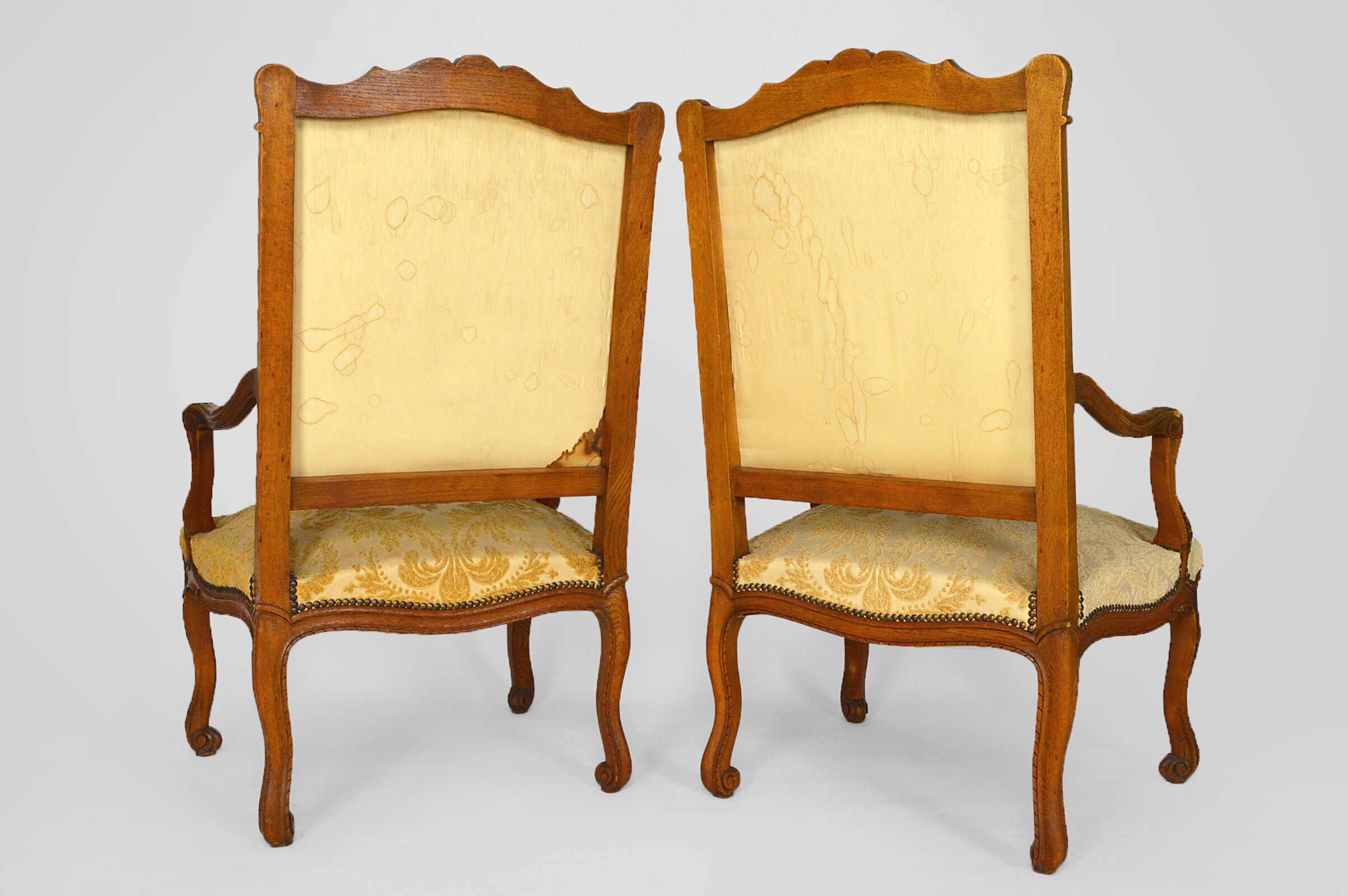 Set of 2 armchairs in carved oak, Louis XV style