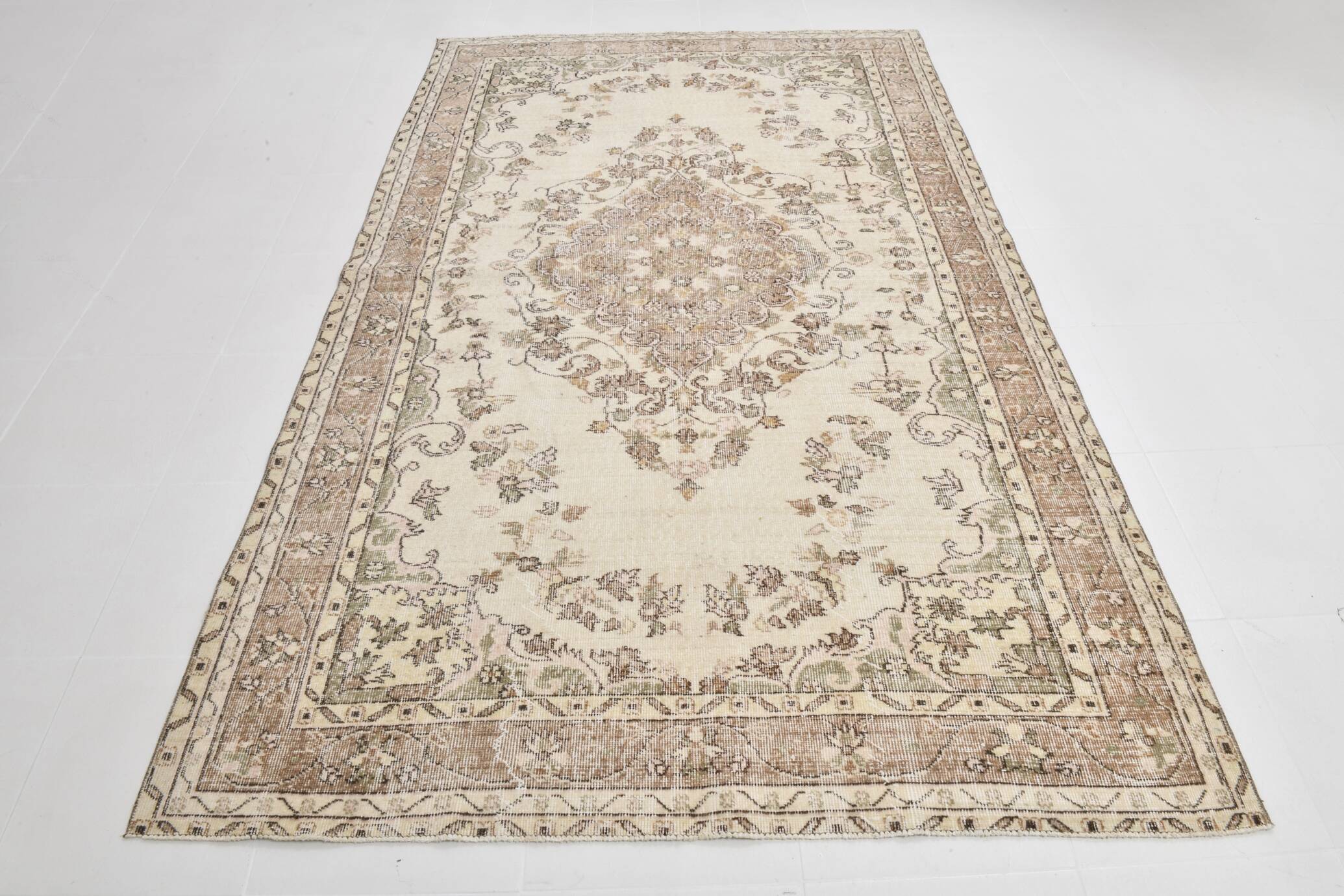 6x9 Beige & Brown Oriental Turkish Rug, 173x282Cm