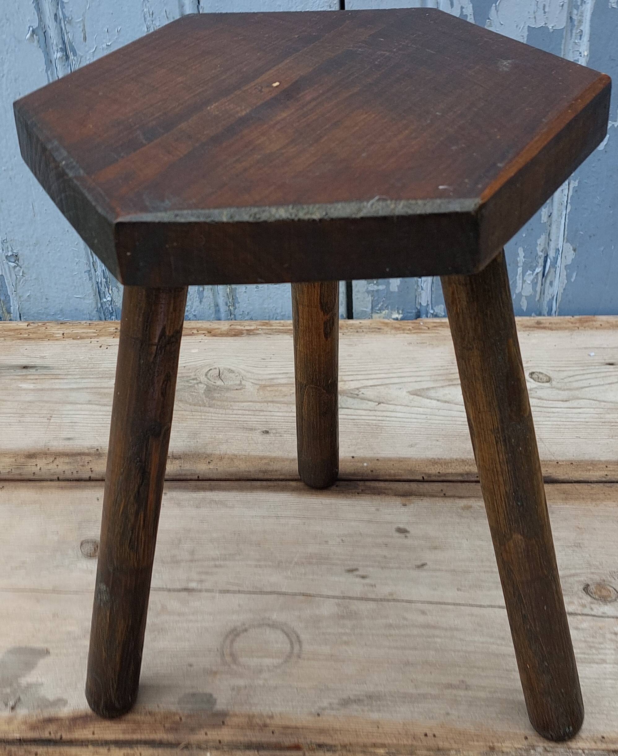 Tabouret tripode