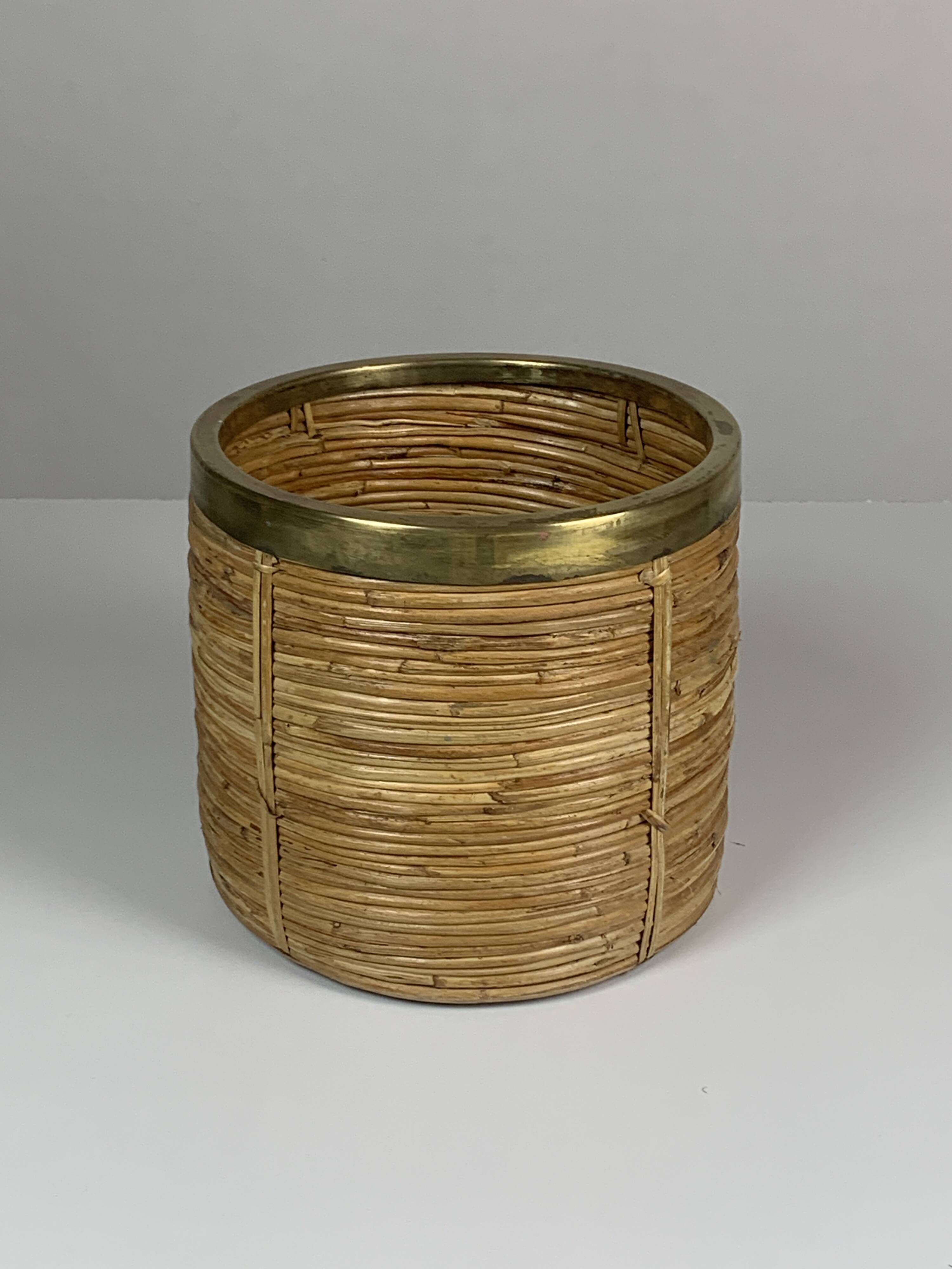 Set of 5 rattan pencil reed and brass plant holder baskets, Italy 1970s