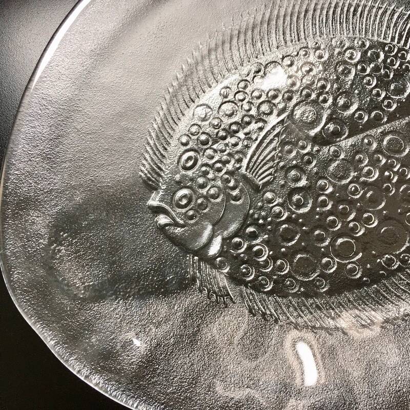 Vintage glass fish plate 32 x 25 cm