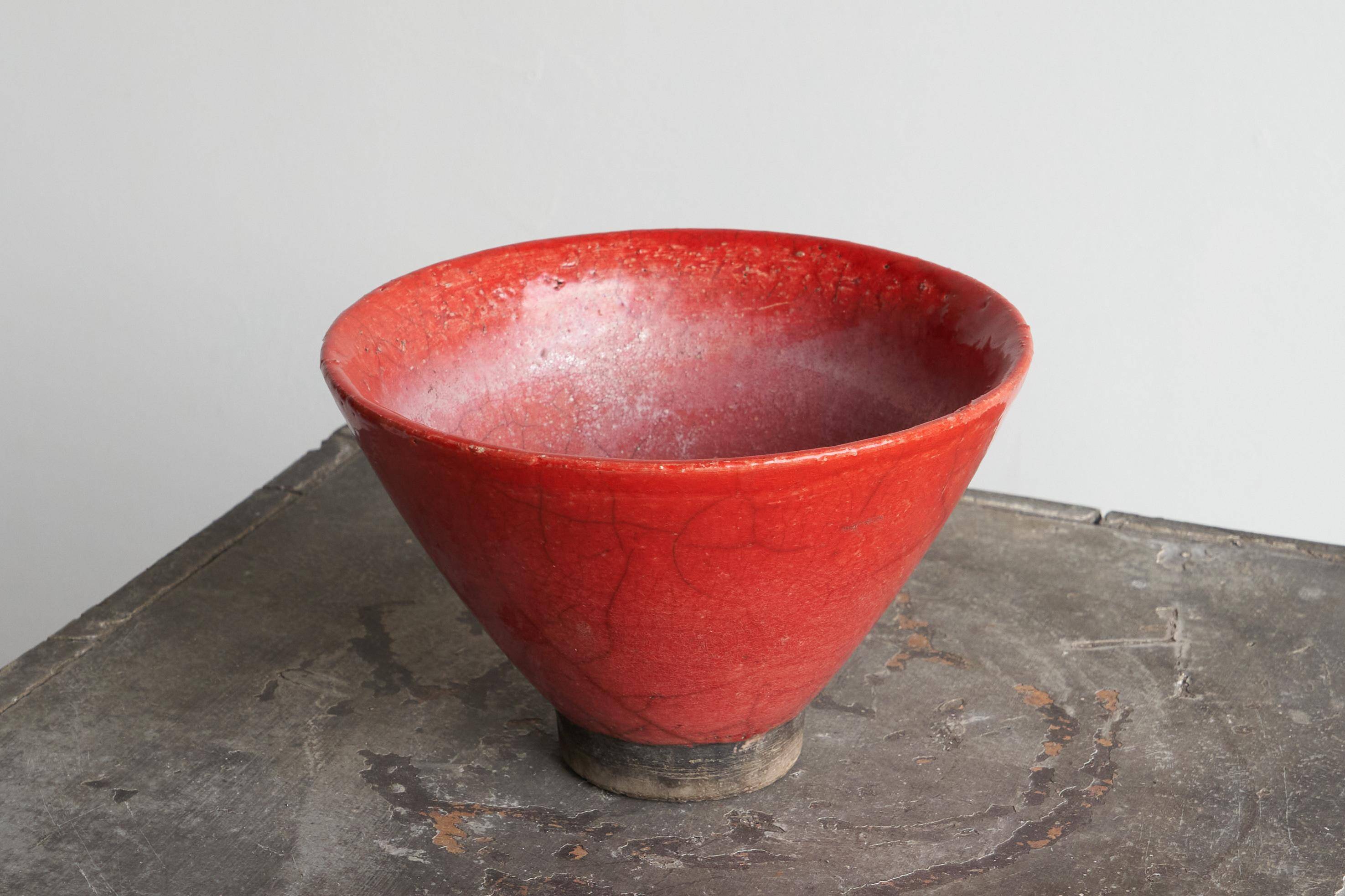 Cracked "Sang de Boeuf" bowl, glazed, early 20th century
