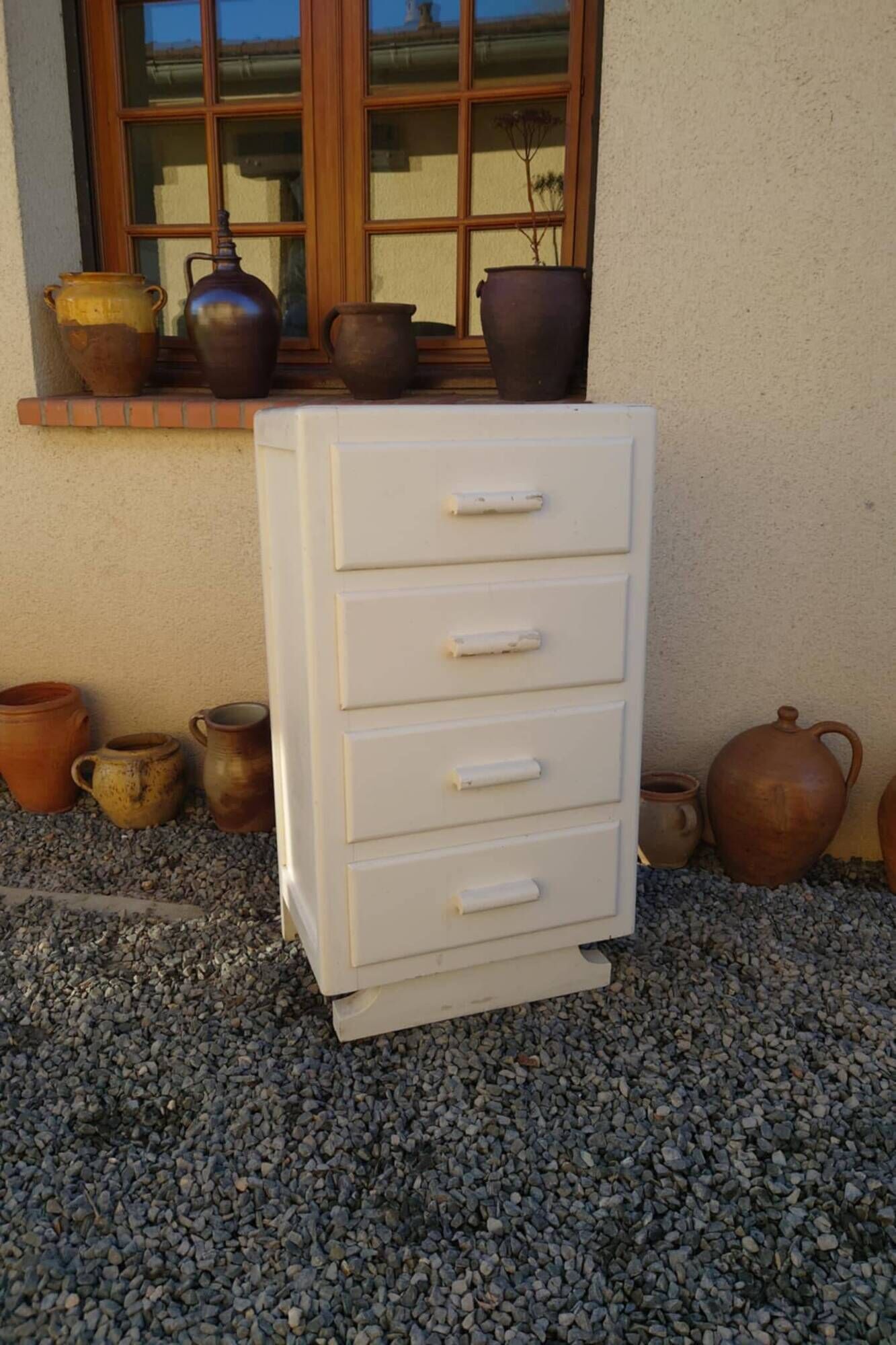 Art Deco chest of drawers in white painted wood with 4 drawers