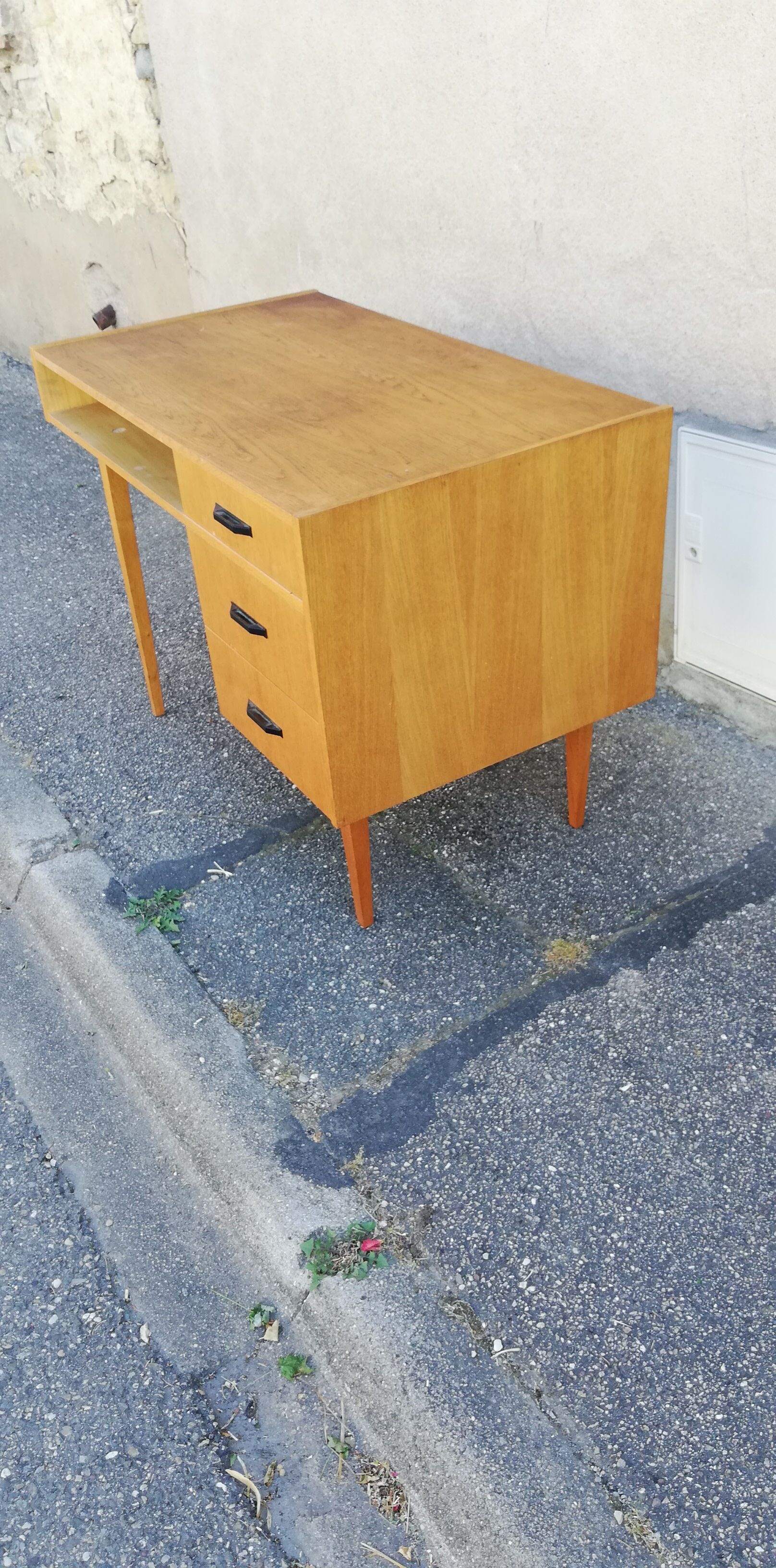 Vintage desk 3 drawers
