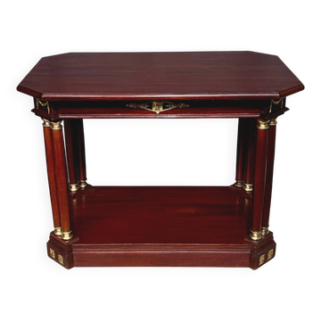 Petite table de centre classique guéridonde style Empire.