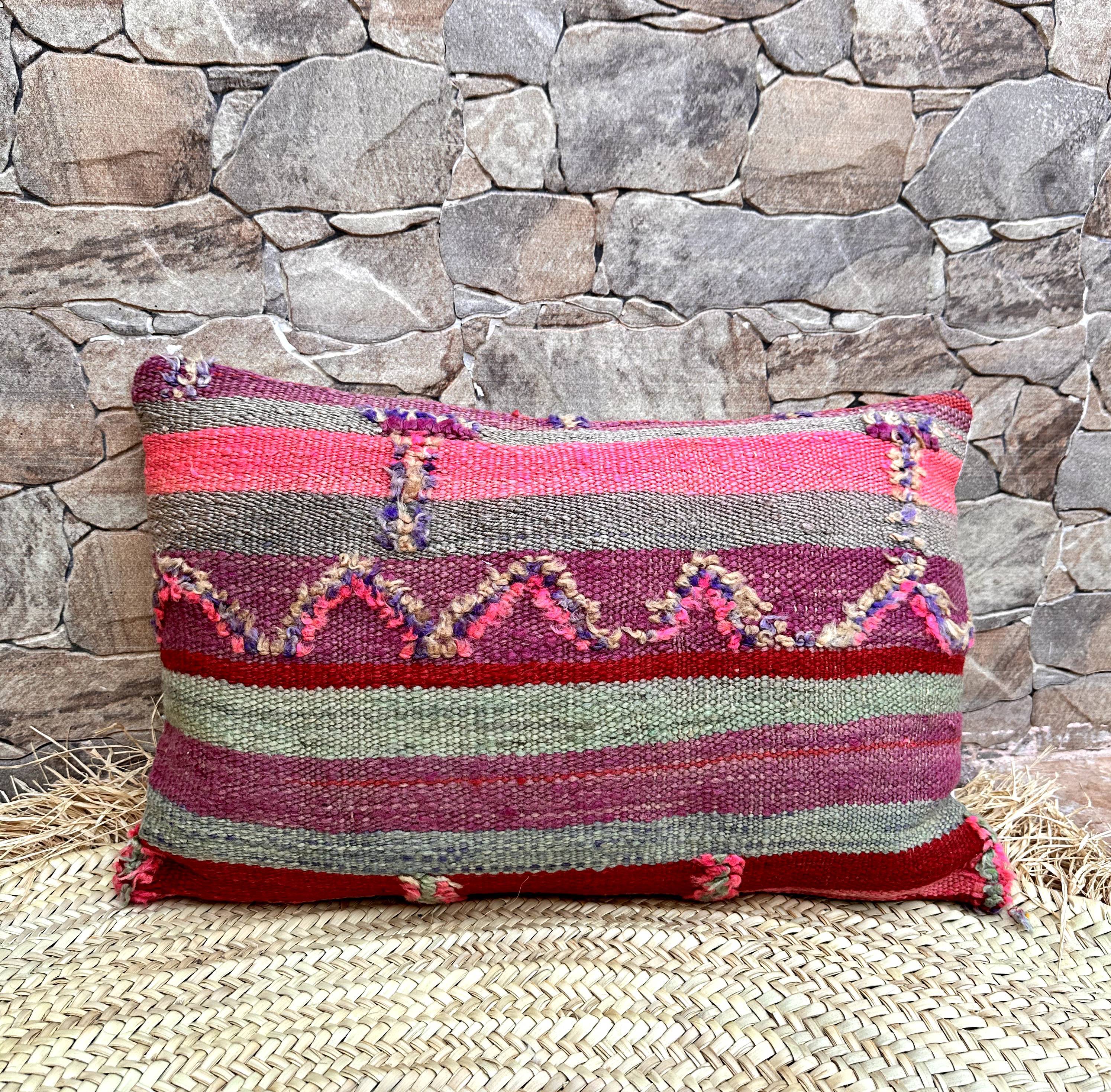 Beautiful vintage Berber Kilim pillow from Morocco