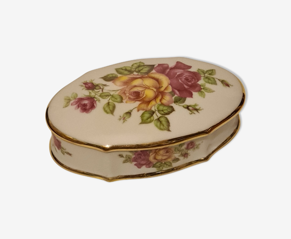 Boîte Porcelaine de Limoges H.T. décor floral