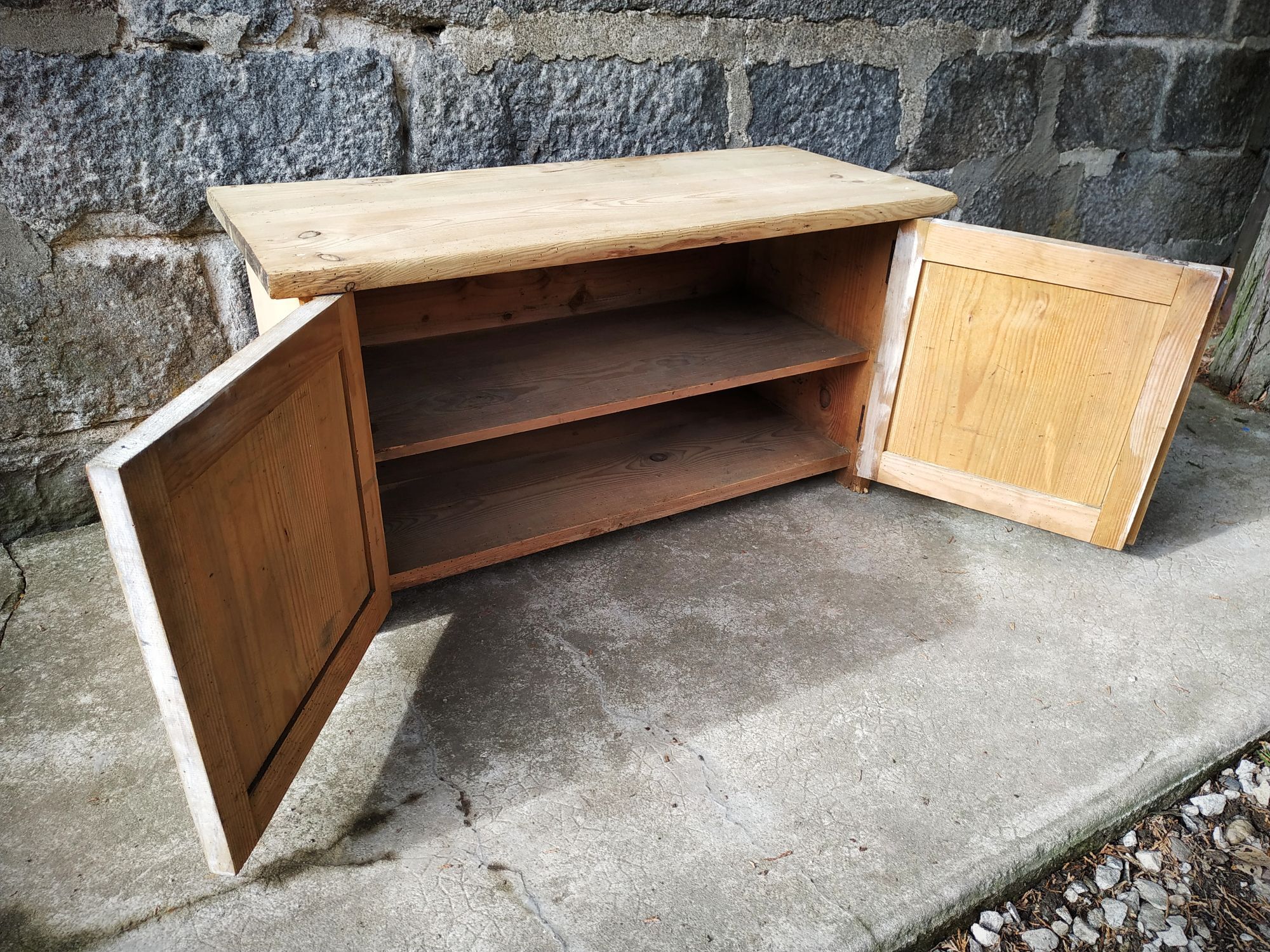 Small old tree closet