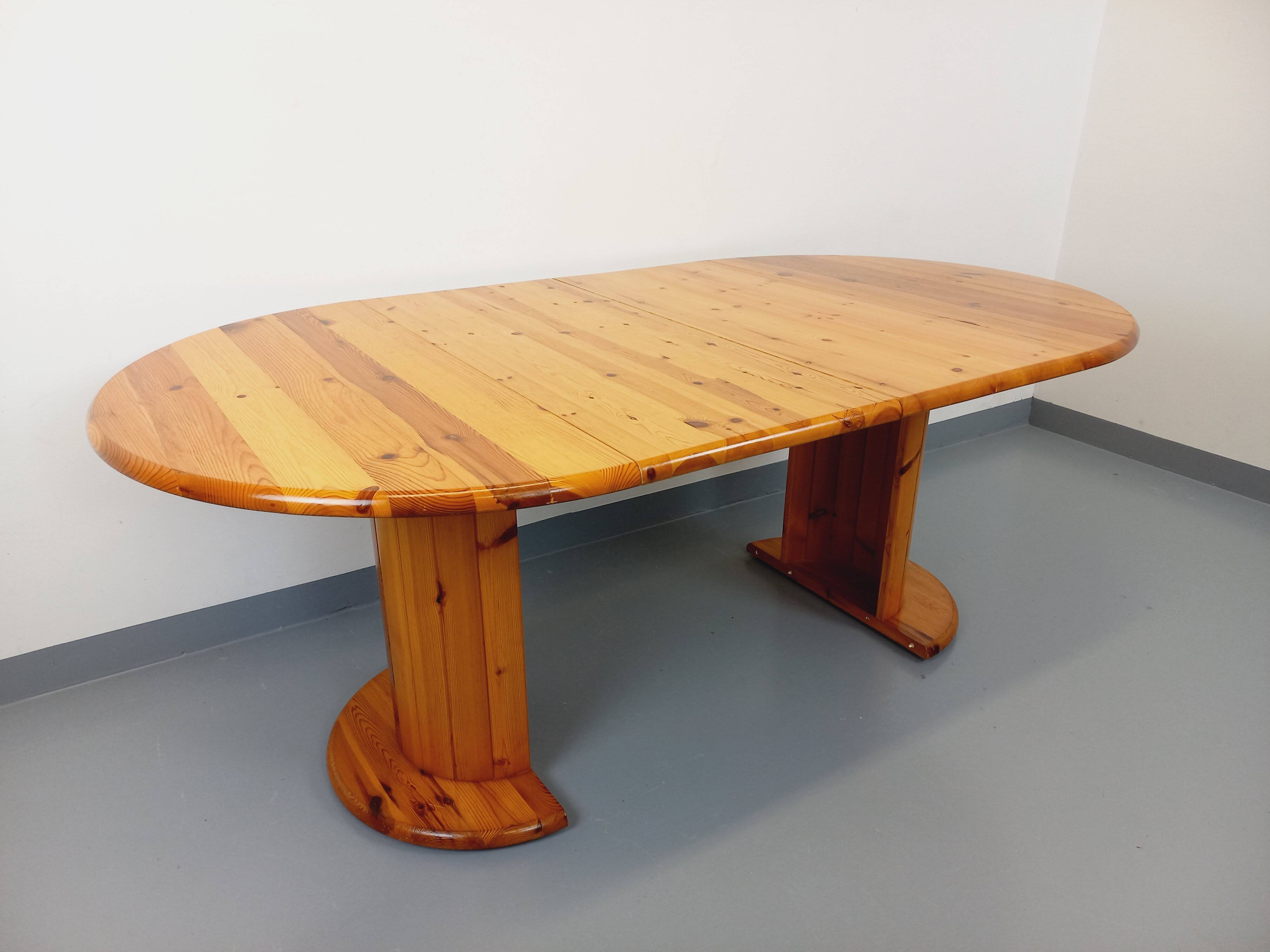 Vintage Scandinavian round pine dining table from the 60s 70s