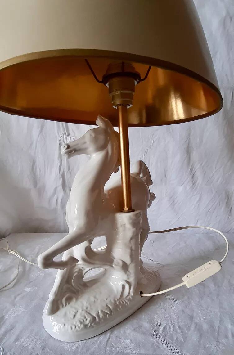 White horse lamp