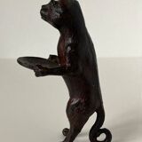 Pockets in the shape of a servant cat in bronze of reddish-brown patina