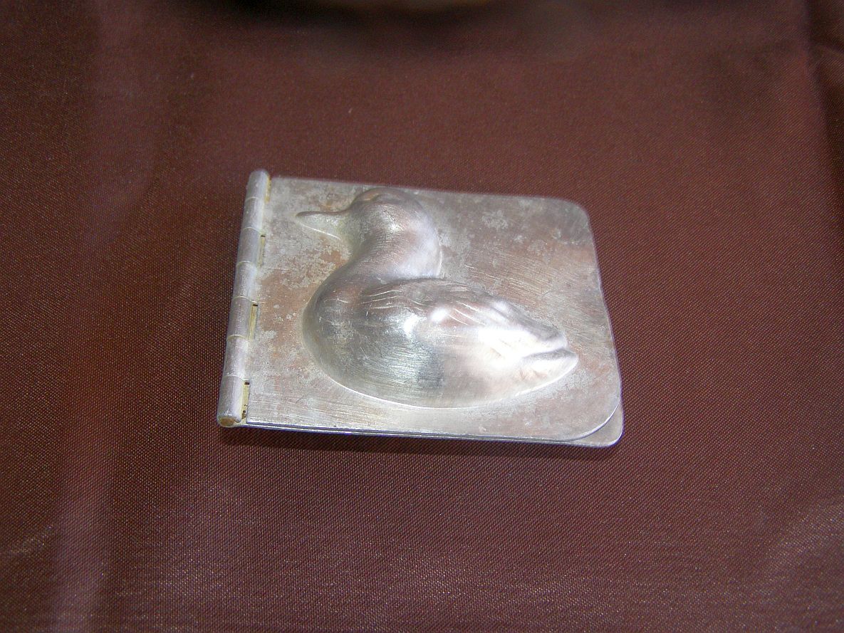 Set of 32 aluminum duck shaped pastry molds