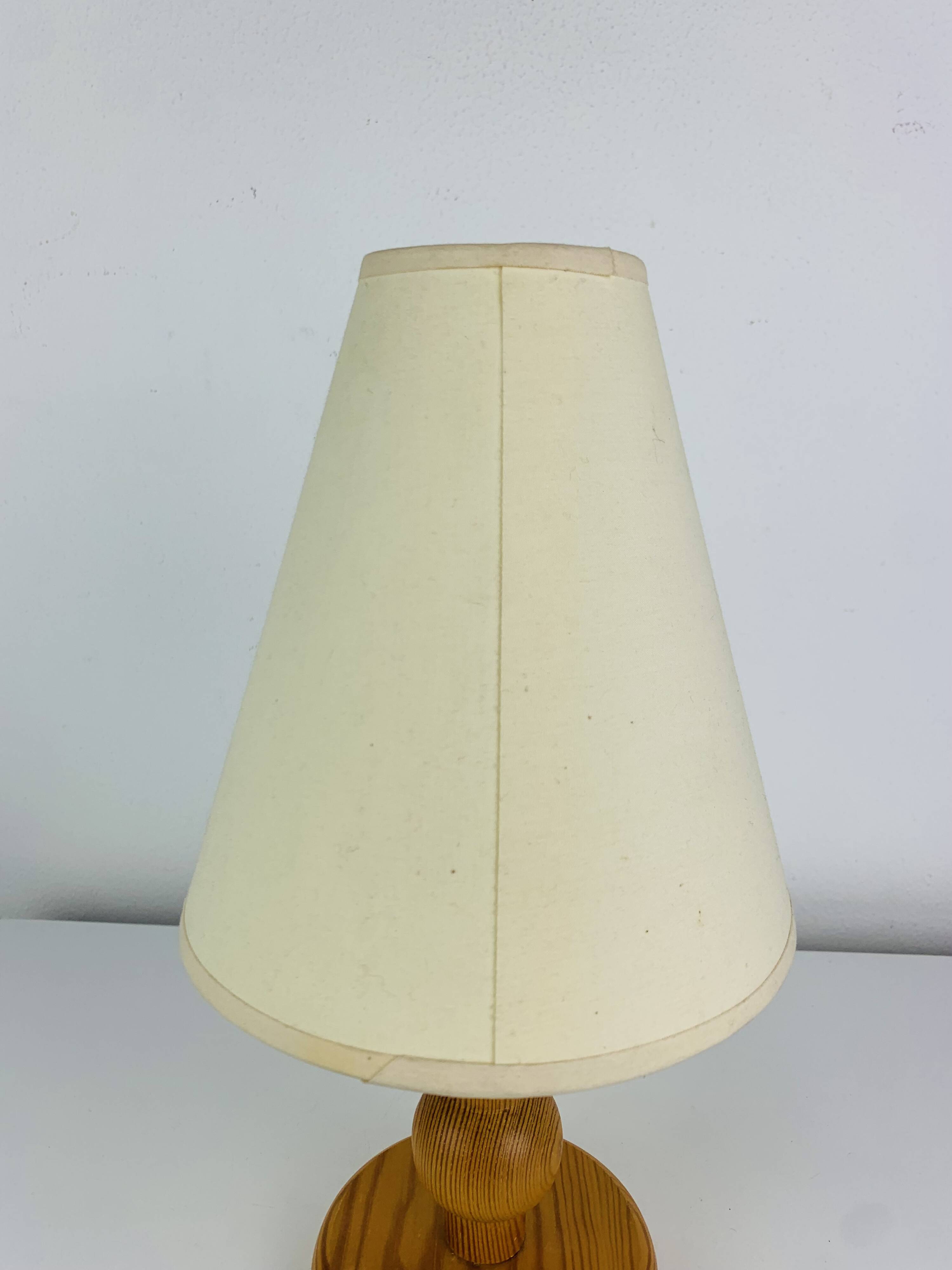 Lampe pin massif années 80, style chalet