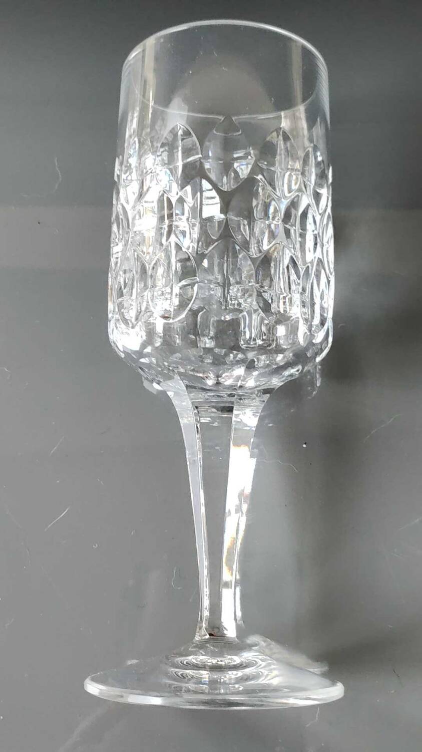 Lot 7 x Verres à vin. Peill & Putzler. Modèle Granada. En cristal.