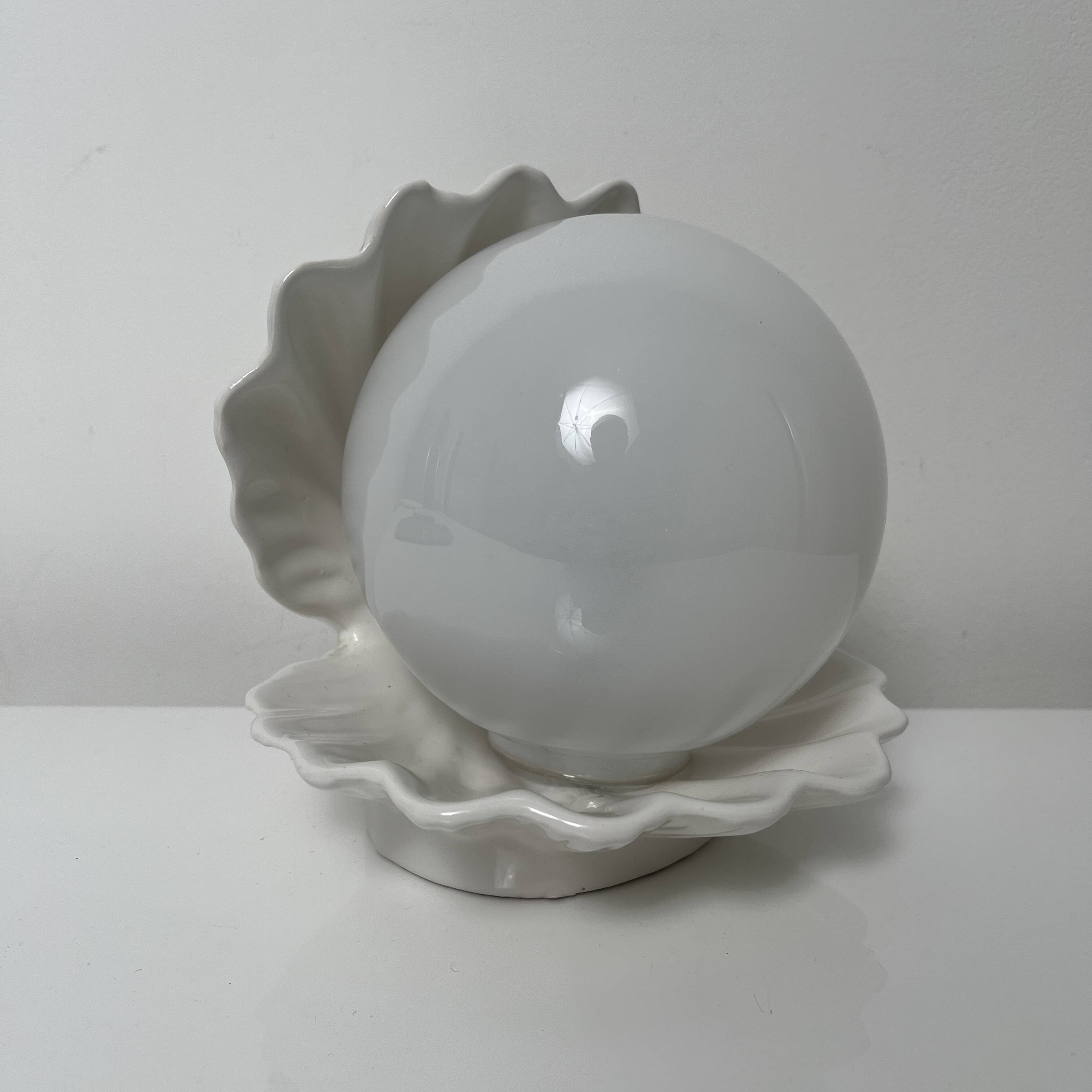 Ceramic lamp shell open white enamel vintage pearl night light