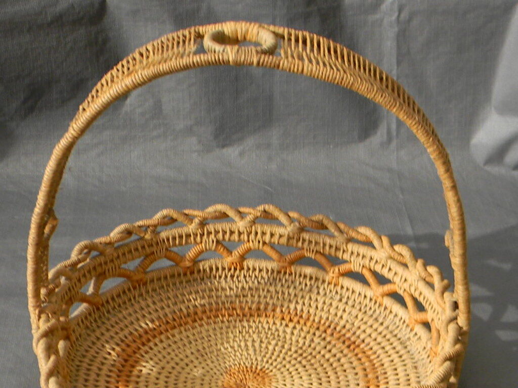 Round basket old braided.