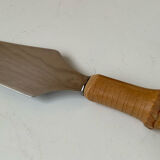 Bamboo handle pie shovel