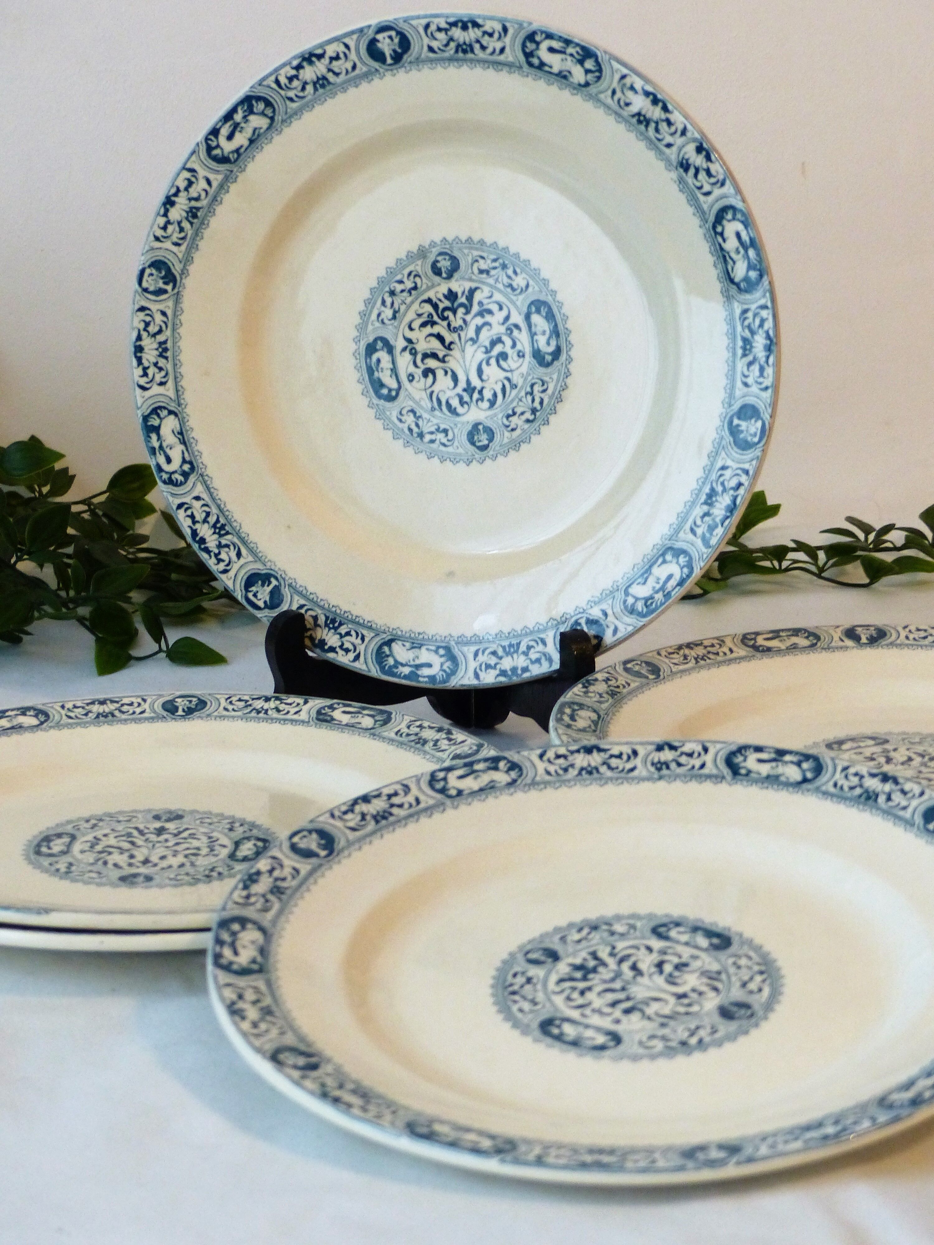 8 flat plates Salins Terre de Fer model François I