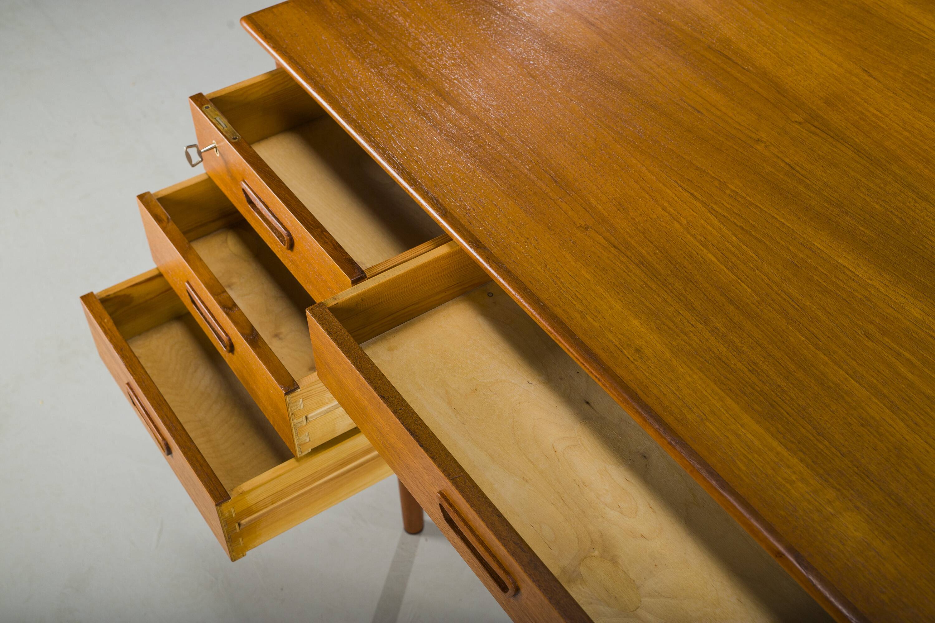 Mid-Century Modern Danish Teak Desk, 1960s