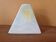 Vase en porcelaine en forme de pyramide Virebent