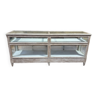 Glass shop counter