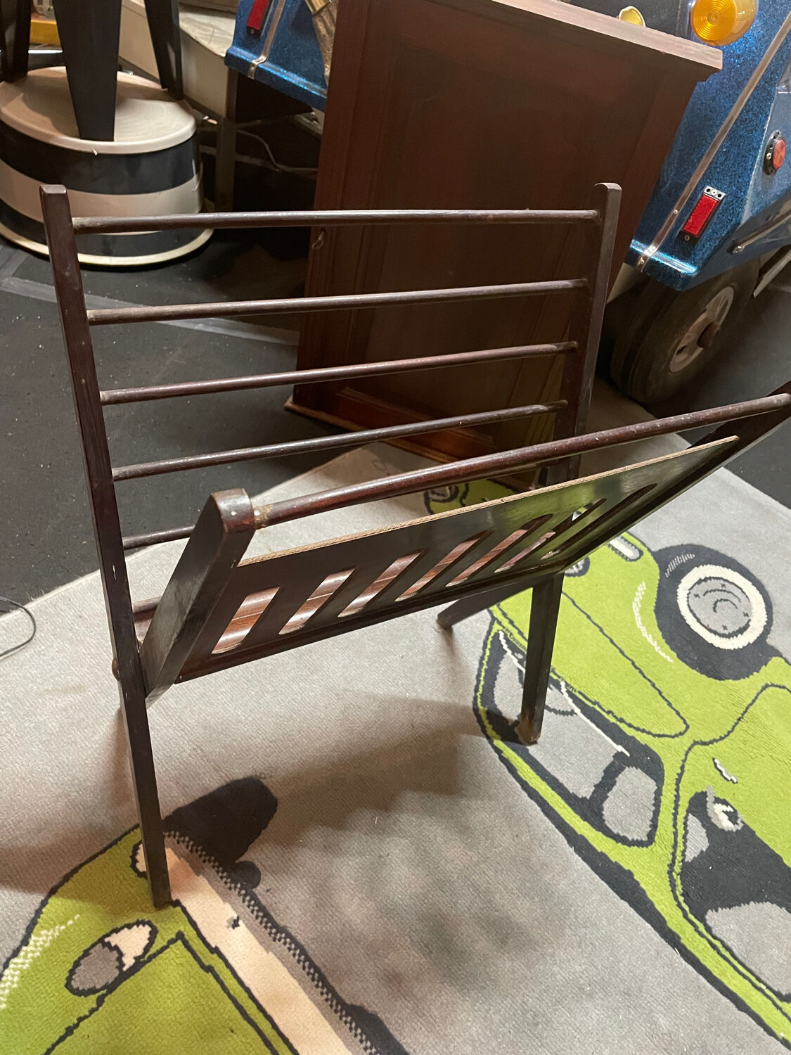 Magazine holder by Cees Braakman