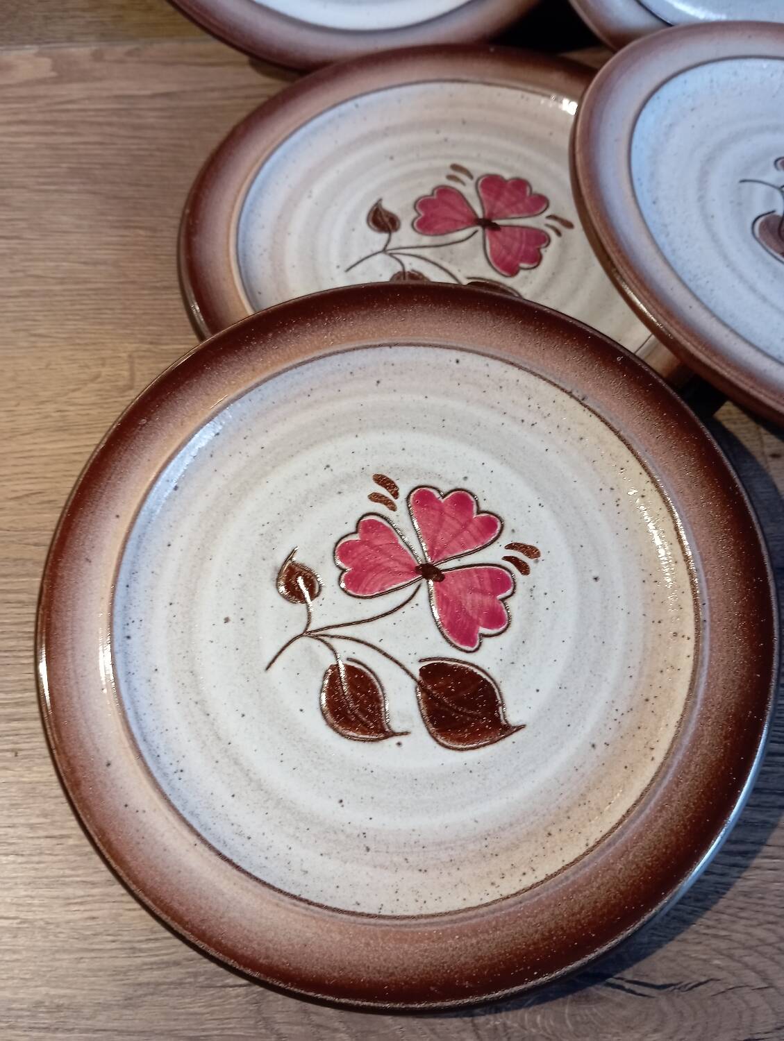 5 assiettes à dessert grès brun marron et rose, Niderviller modèle Sandra, vintage